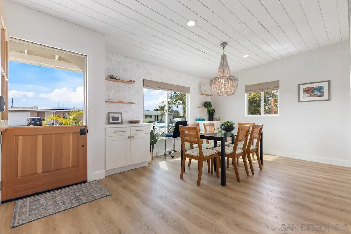 Detail Gallery Image 7 of 25 For 1432  Santa Rosa St, Oceanside,  CA 92058 - 3 Beds | 2 Baths