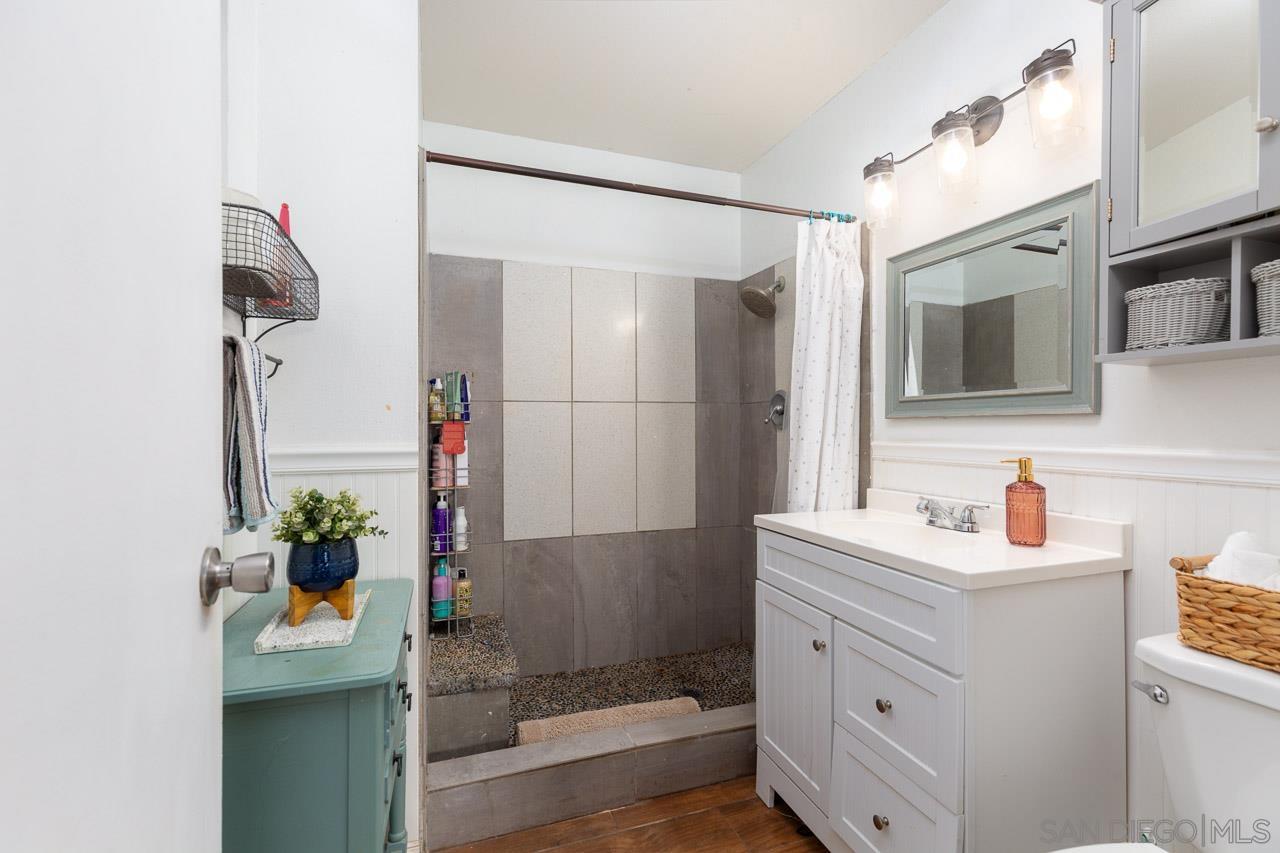 Detail Gallery Image 13 of 34 For 730  Lonsdale Ln, Vista,  CA 92084 - 4 Beds | 2 Baths