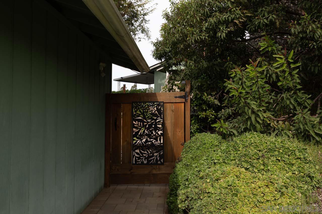 Detail Gallery Image 3 of 33 For 730  Lonsdale Ln, Vista,  CA 92084 - 4 Beds | 2 Baths