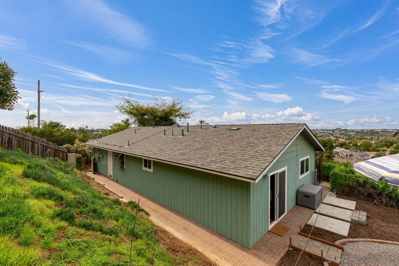 Detail Gallery Image 25 of 33 For 730  Lonsdale Ln, Vista,  CA 92084 - 4 Beds | 2 Baths