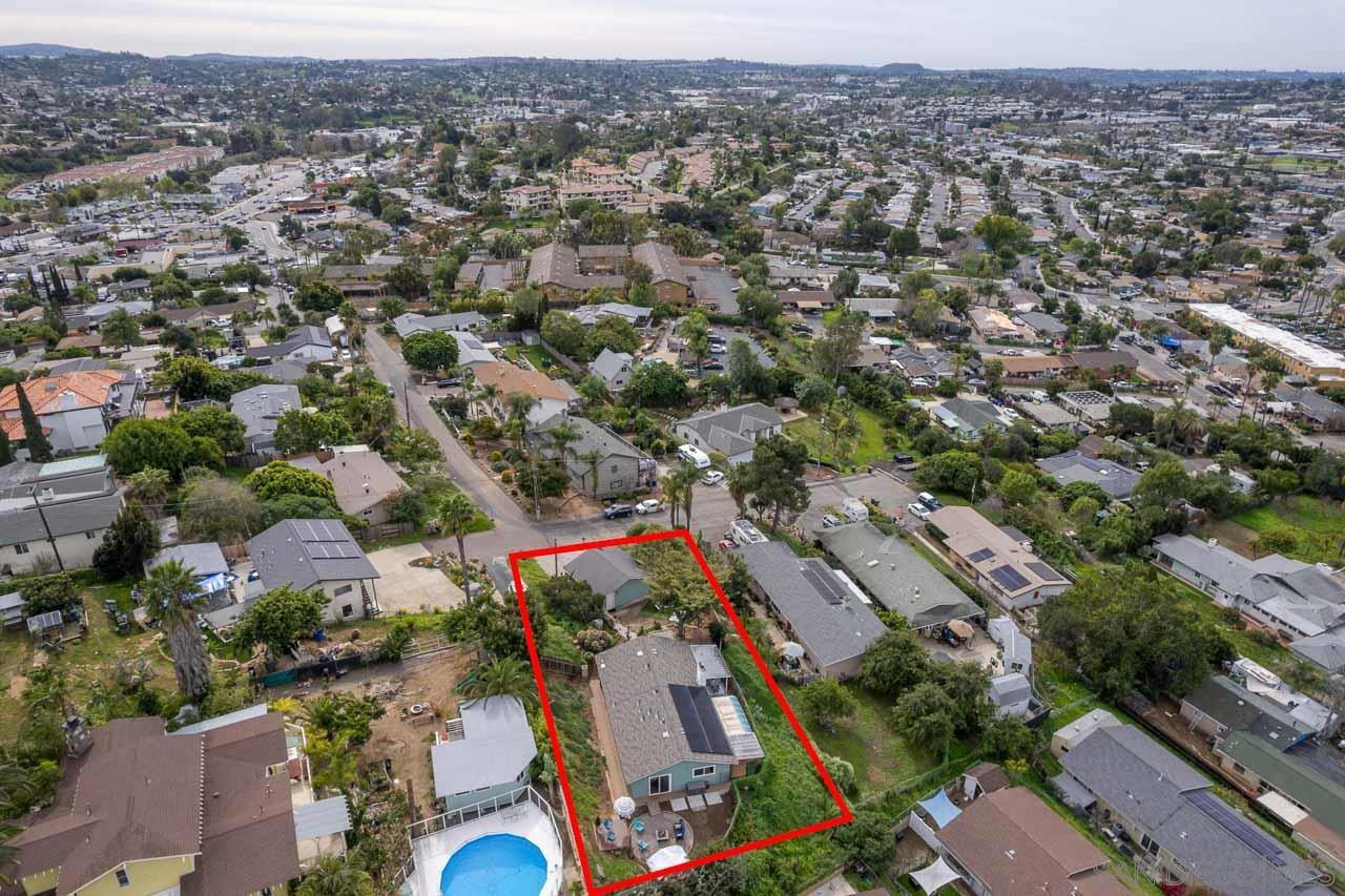 Detail Gallery Image 32 of 33 For 730  Lonsdale Ln, Vista,  CA 92084 - 4 Beds | 2 Baths