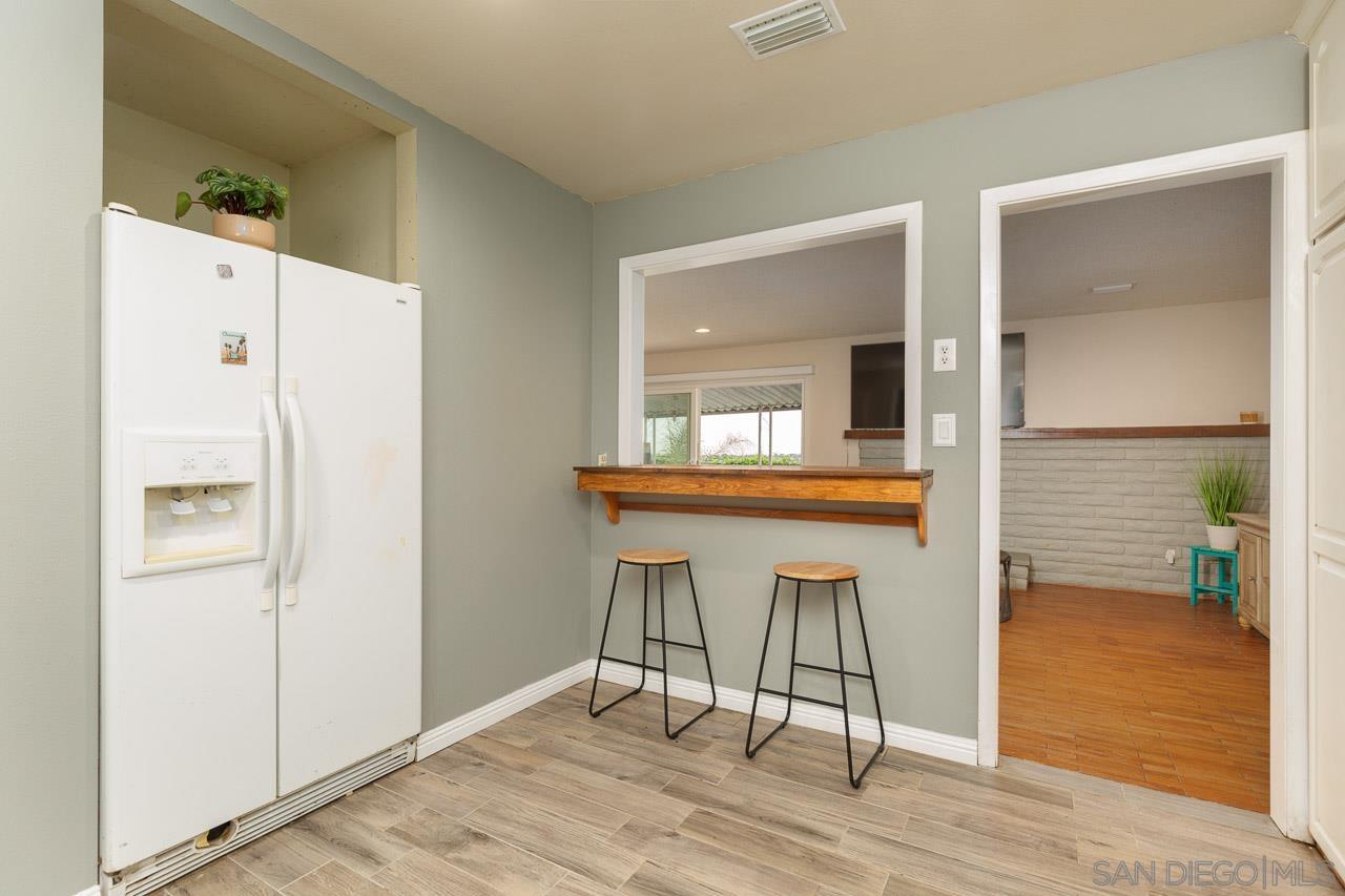 Detail Gallery Image 10 of 34 For 730  Lonsdale Ln, Vista,  CA 92084 - 4 Beds | 2 Baths