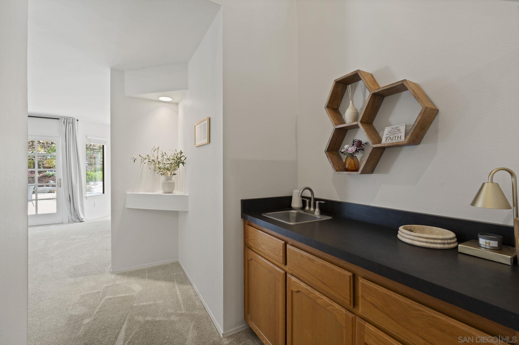 Detail Gallery Image 14 of 67 For 14725  Fieldview Way, Poway,  CA 92064 - 5 Beds | 3 Baths