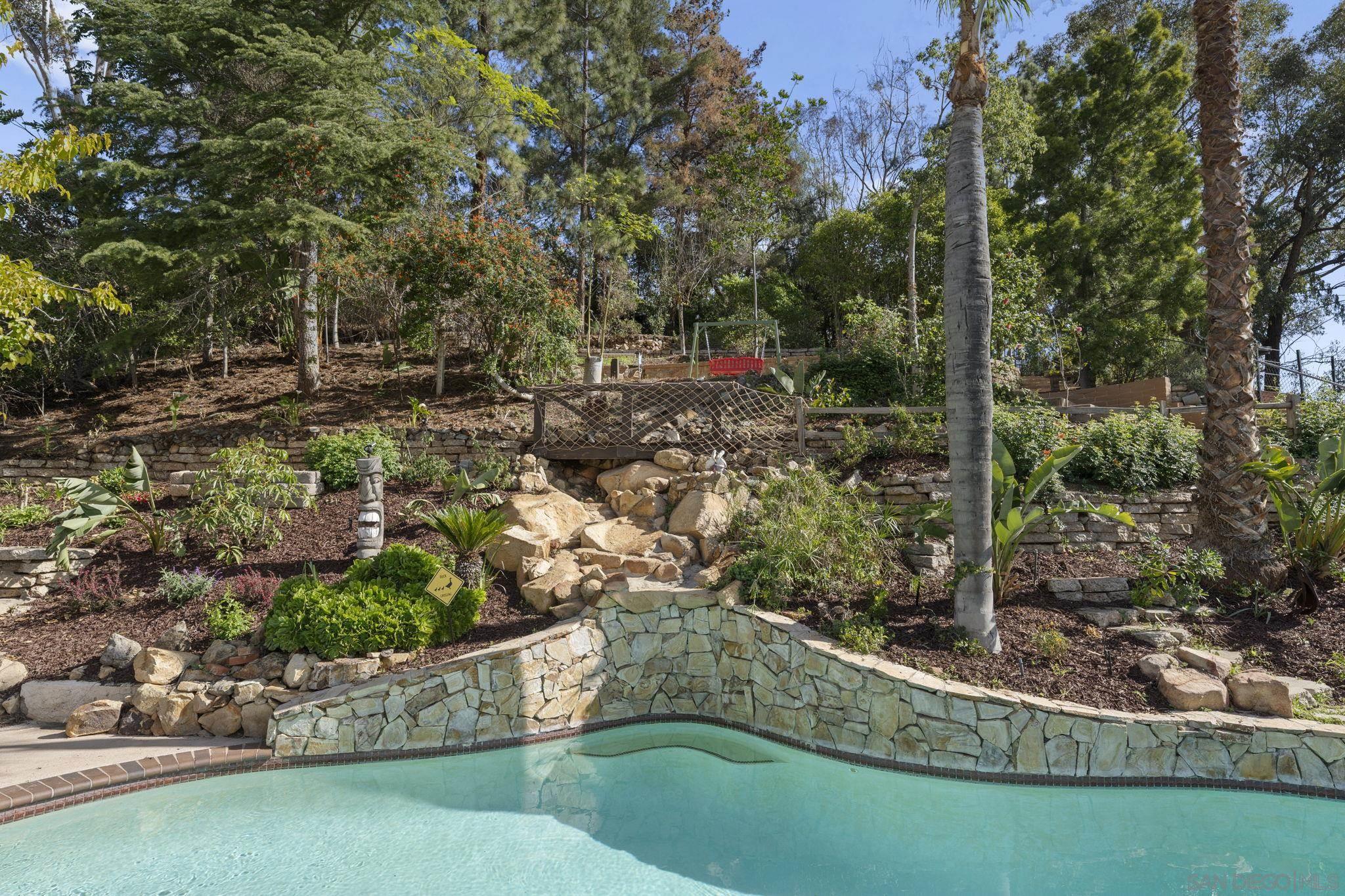 Detail Gallery Image 35 of 67 For 14725  Fieldview Way, Poway,  CA 92064 - 5 Beds | 3 Baths