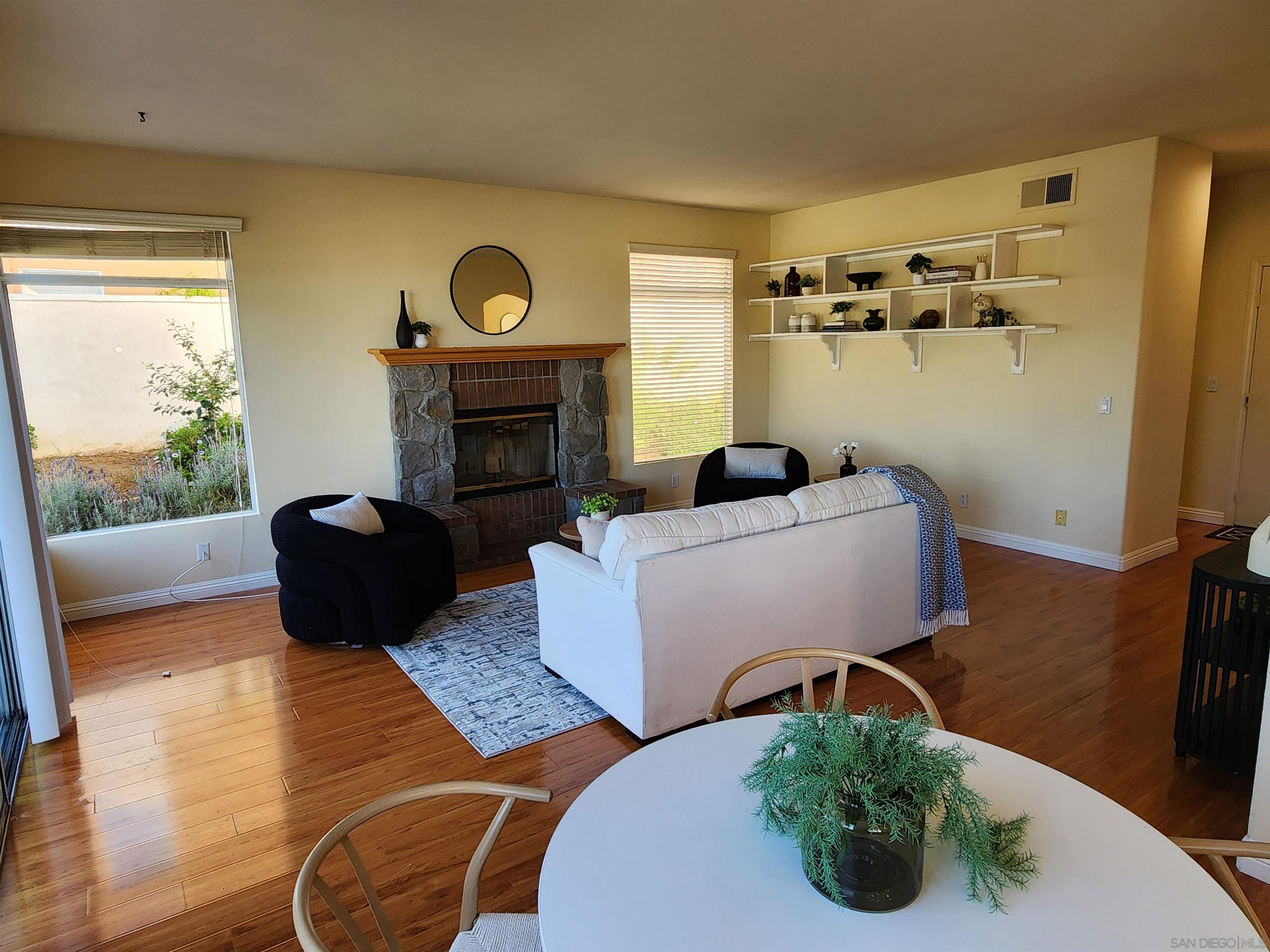 Detail Gallery Image 11 of 30 For 18167  Sun Maiden Court, San Diego,  CA 92127 - 4 Beds | 2/1 Baths