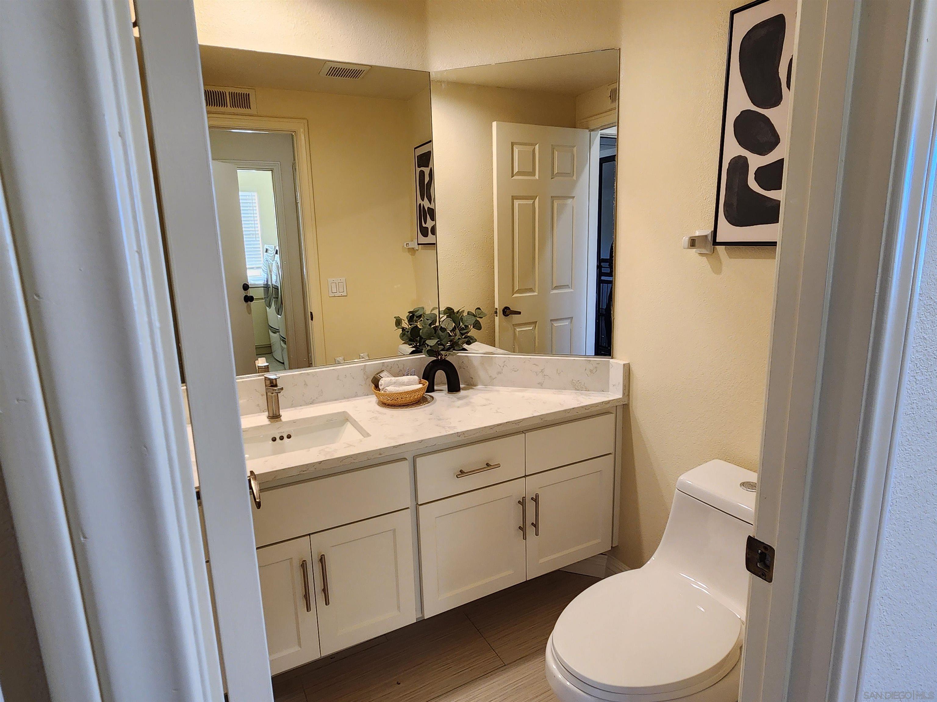 Detail Gallery Image 13 of 30 For 18167  Sun Maiden Court, San Diego,  CA 92127 - 4 Beds | 2/1 Baths