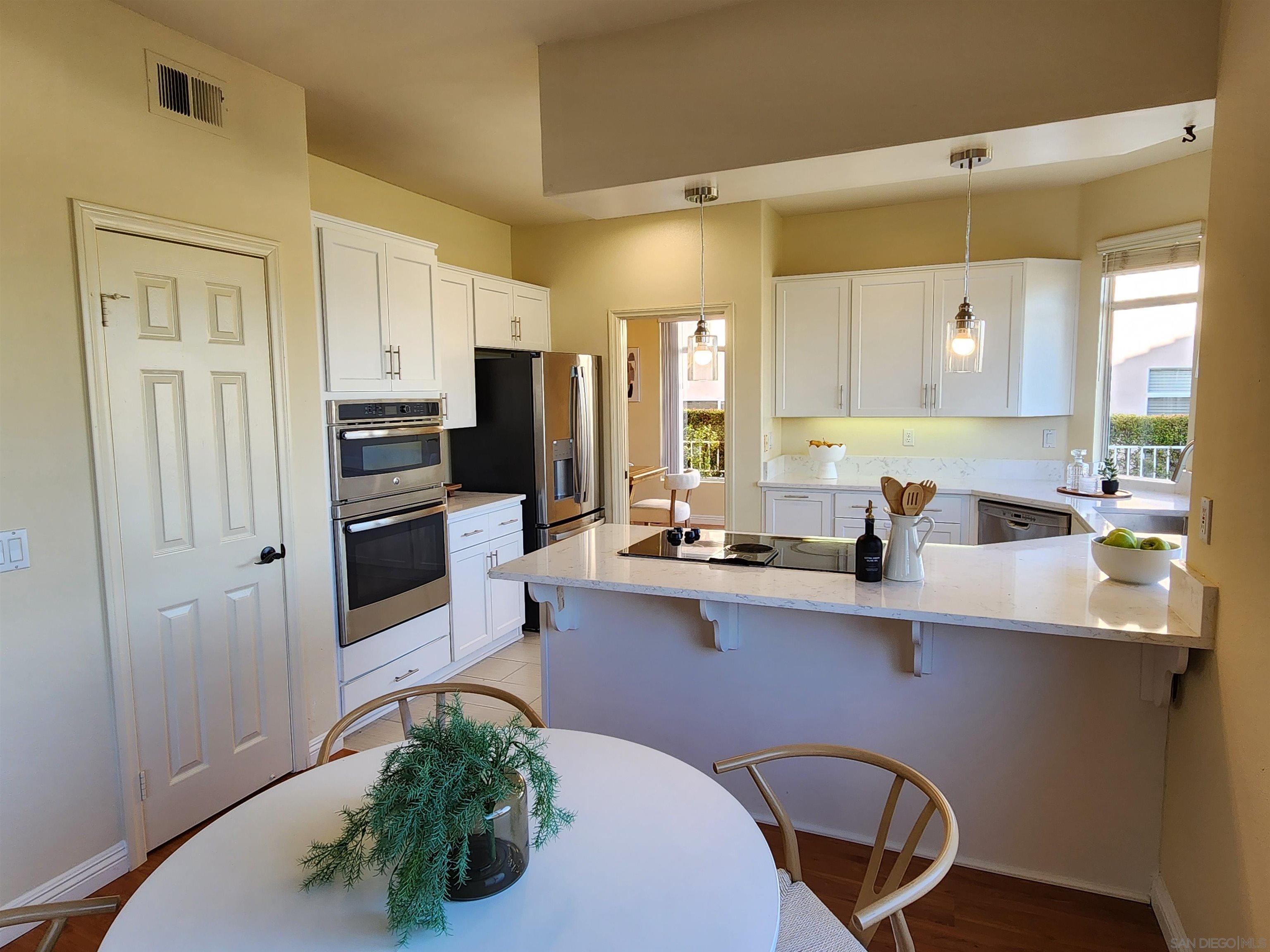 Detail Gallery Image 9 of 30 For 18167  Sun Maiden Court, San Diego,  CA 92127 - 4 Beds | 2/1 Baths