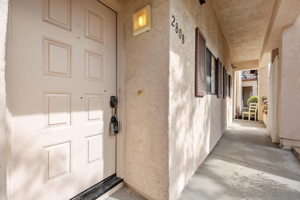 Detail Gallery Image 3 of 26 For 2808  Winthrop, Carlsbad,  CA 92010 - 2 Beds | 2 Baths