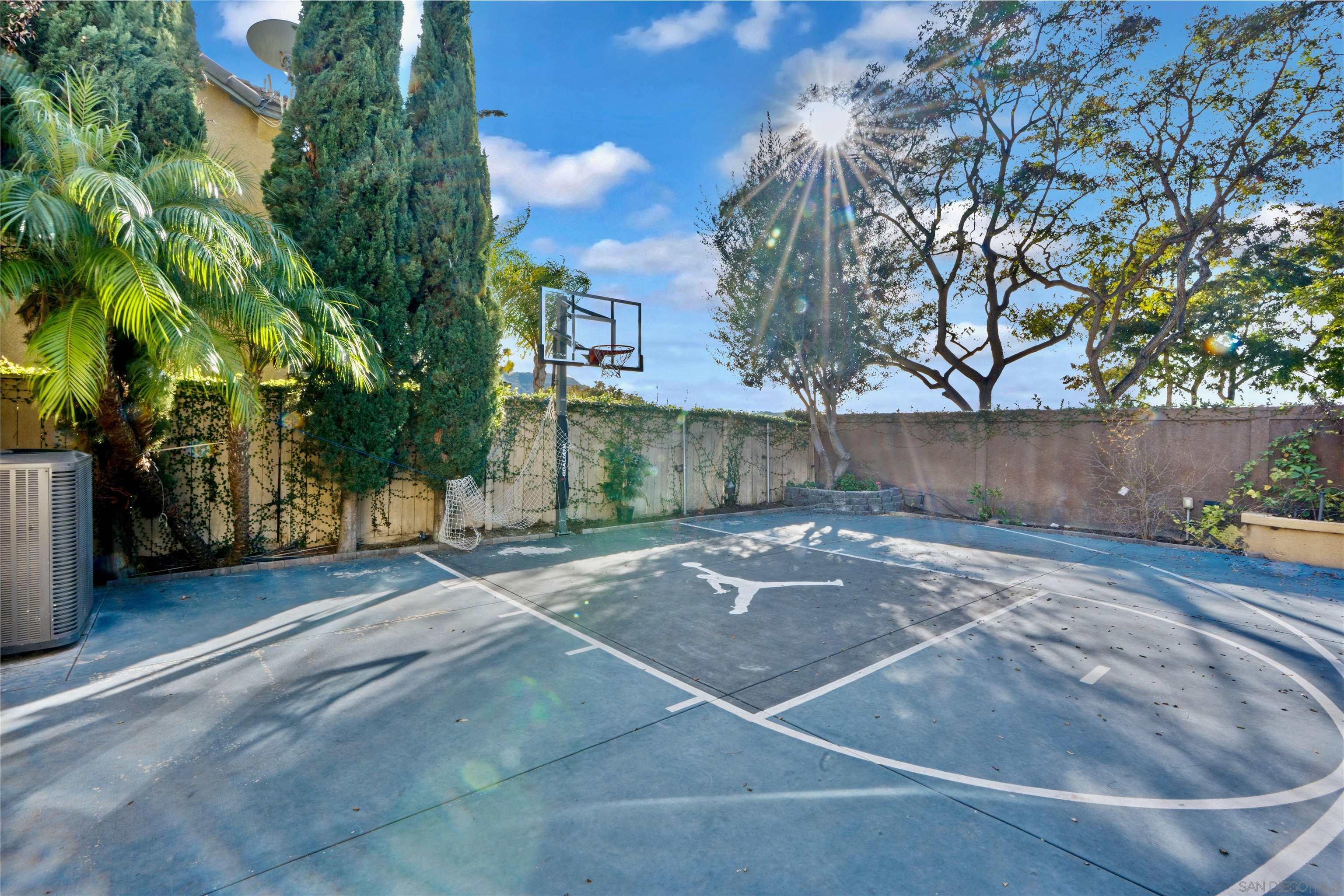 Detail Gallery Image 31 of 50 For 16220  Palomino Mesa Ct, San Diego,  CA 92127 - 5 Beds | 4 Baths