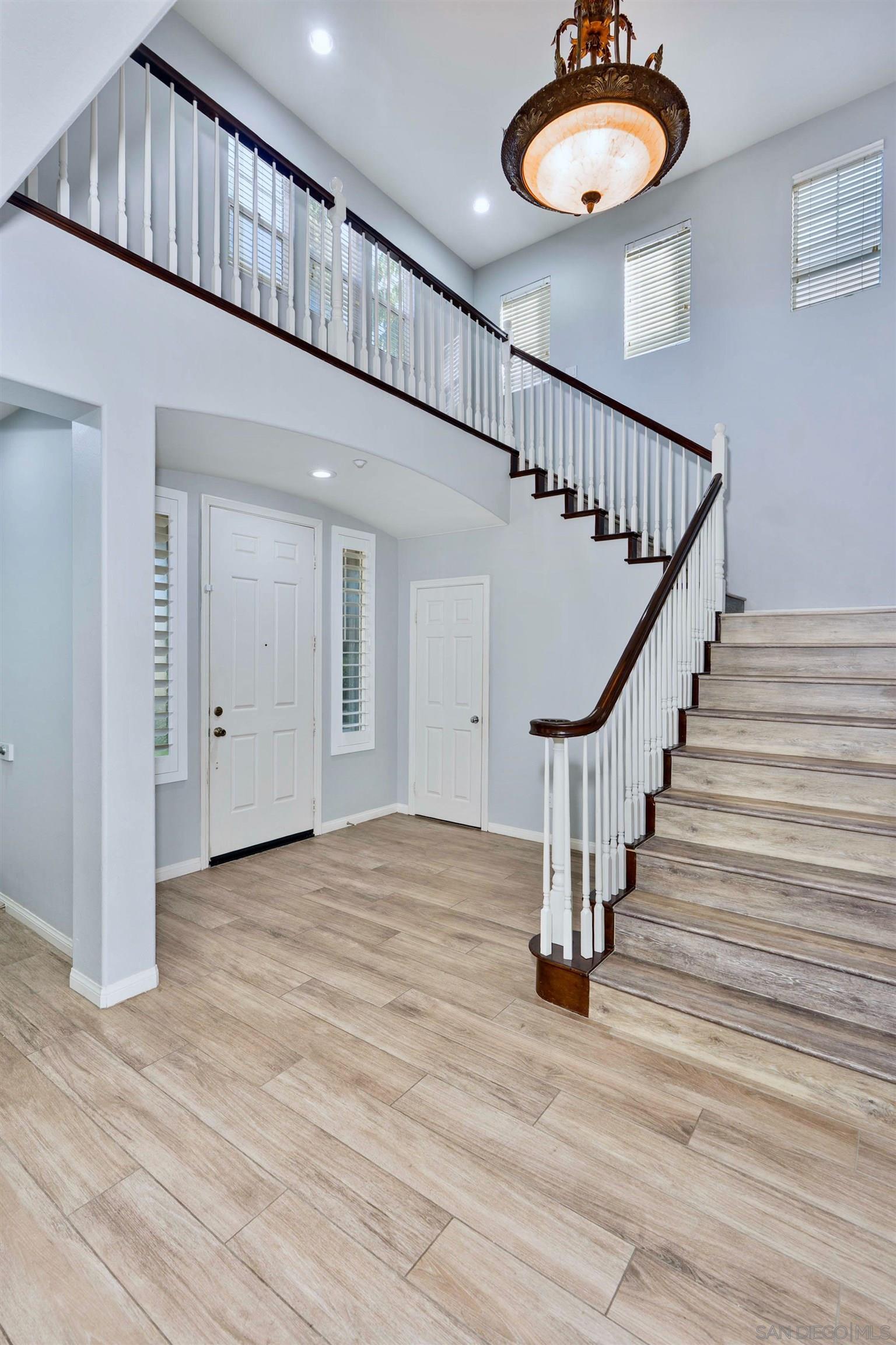 Detail Gallery Image 7 of 50 For 16220  Palomino Mesa Ct, San Diego,  CA 92127 - 5 Beds | 4 Baths