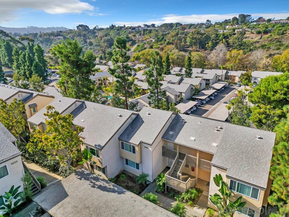 Detail Gallery Image 3 of 13 For 8640  via Mallorca  H, La Jolla,  CA 92037 - 1 Beds | 1 Baths