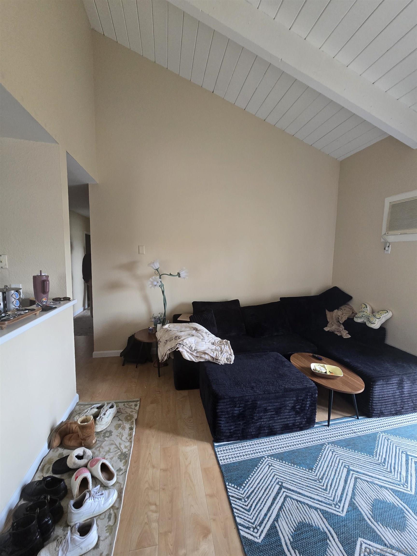 Detail Gallery Image 7 of 21 For 1050  Rock Springs Rd  #240,  Escondido,  CA 92026 - 2 Beds | 1 Baths