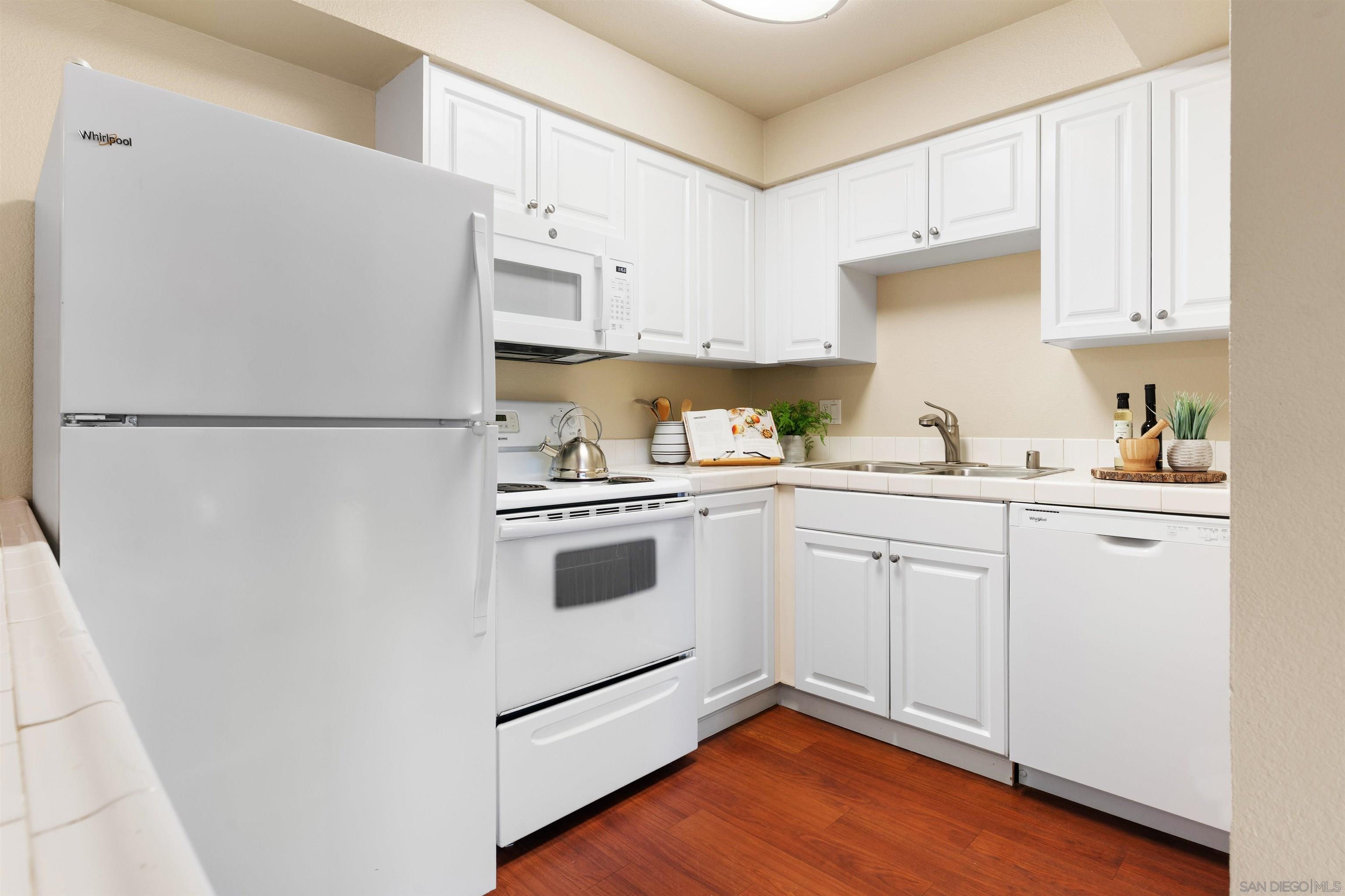 Detail Gallery Image 21 of 62 For 6955  Alvarado Rd  #70,  San Diego,  CA 92120 - 2 Beds | 2 Baths