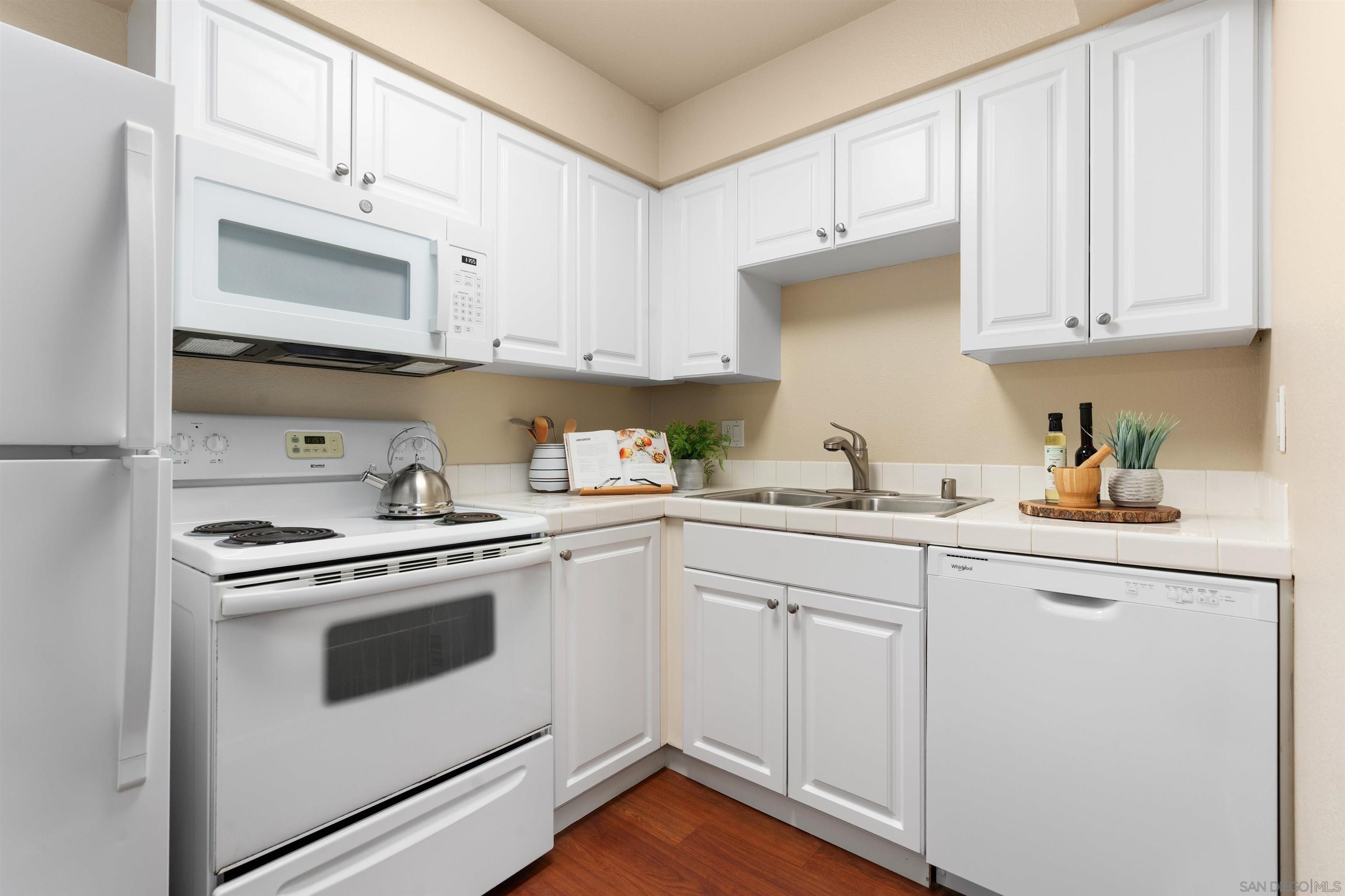 Detail Gallery Image 22 of 62 For 6955  Alvarado Rd  #70,  San Diego,  CA 92120 - 2 Beds | 2 Baths