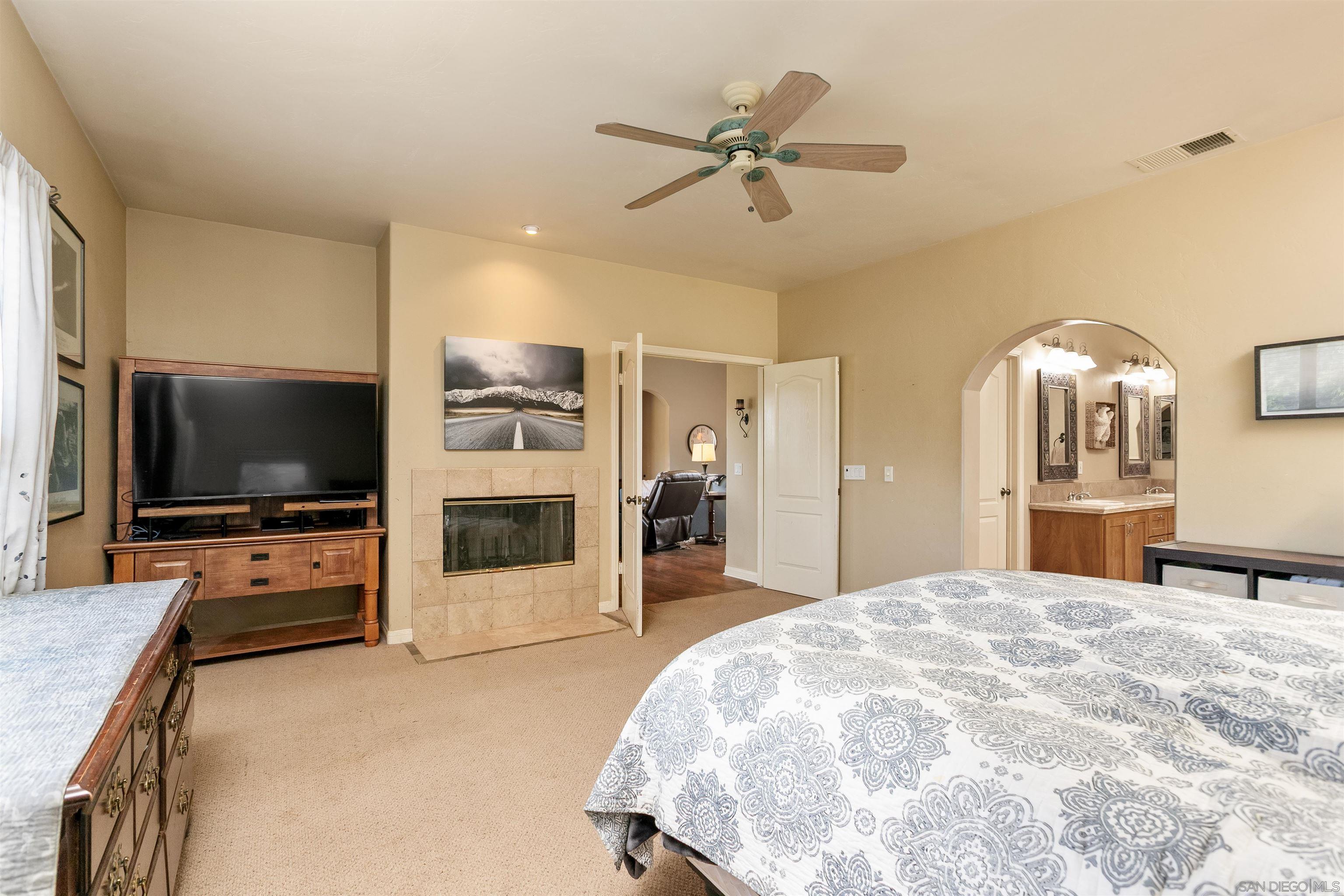 Detail Gallery Image 12 of 44 For 15336  Mesa Estates Ct, Ramona,  CA 92065 - 4 Beds | 4 Baths