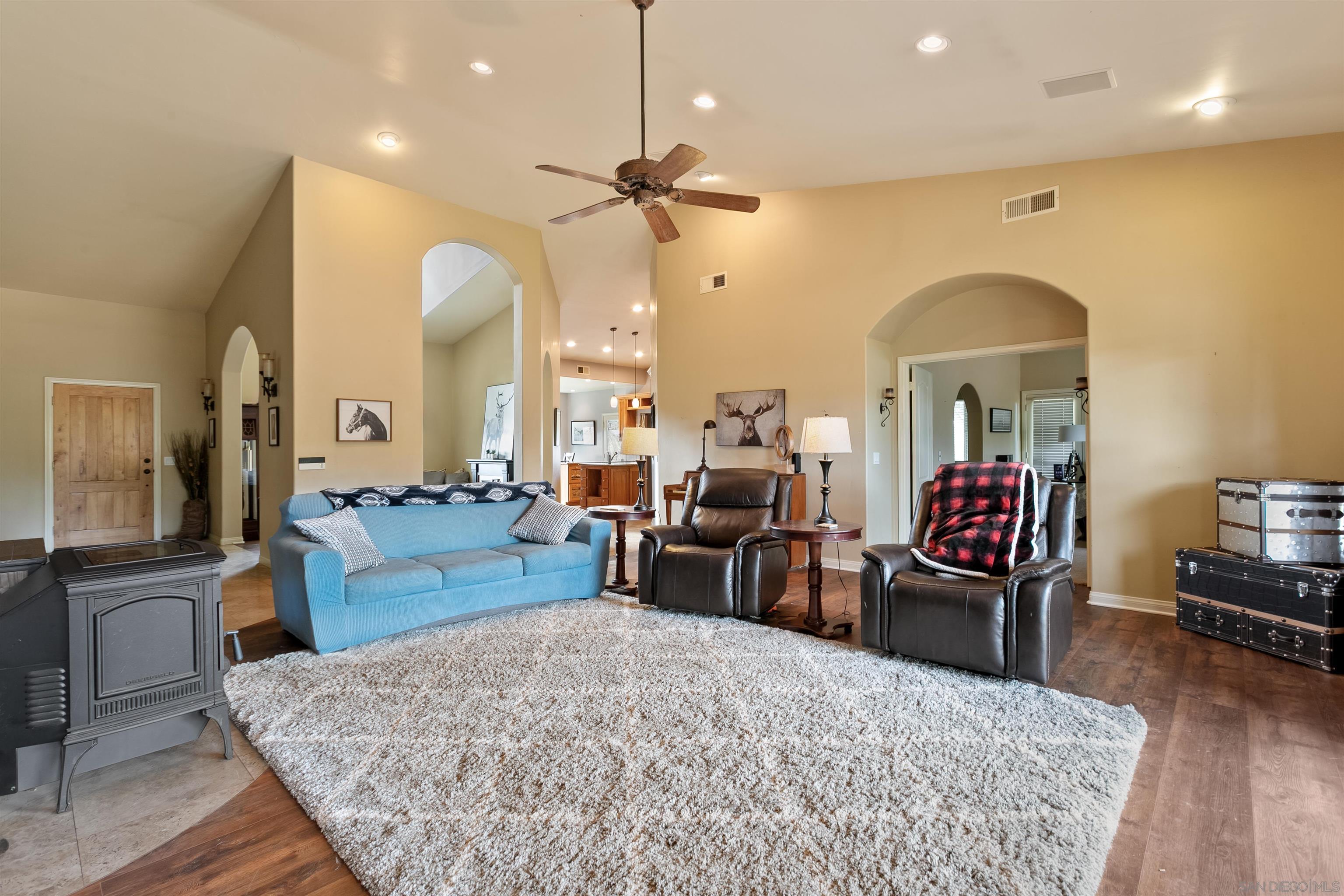 Detail Gallery Image 7 of 44 For 15336  Mesa Estates Ct, Ramona,  CA 92065 - 4 Beds | 4 Baths