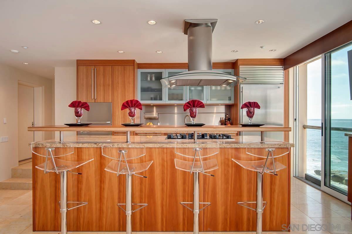 Detail Gallery Image 15 of 38 For 202  Coast Blvd.  #10, La Jolla,  CA 92037 - 2 Beds | 2 Baths