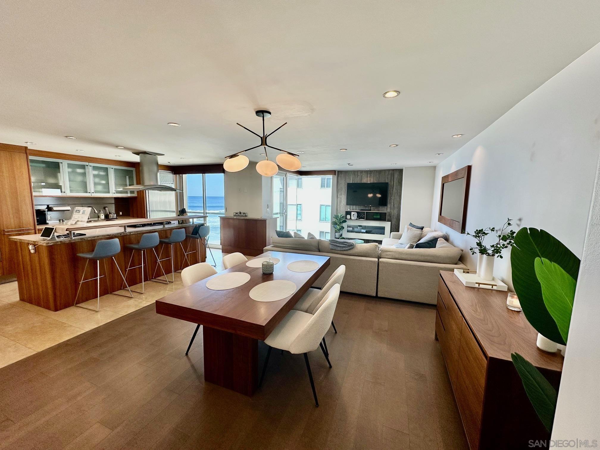 Detail Gallery Image 18 of 38 For 202  Coast Blvd.  #10, La Jolla,  CA 92037 - 2 Beds | 2 Baths