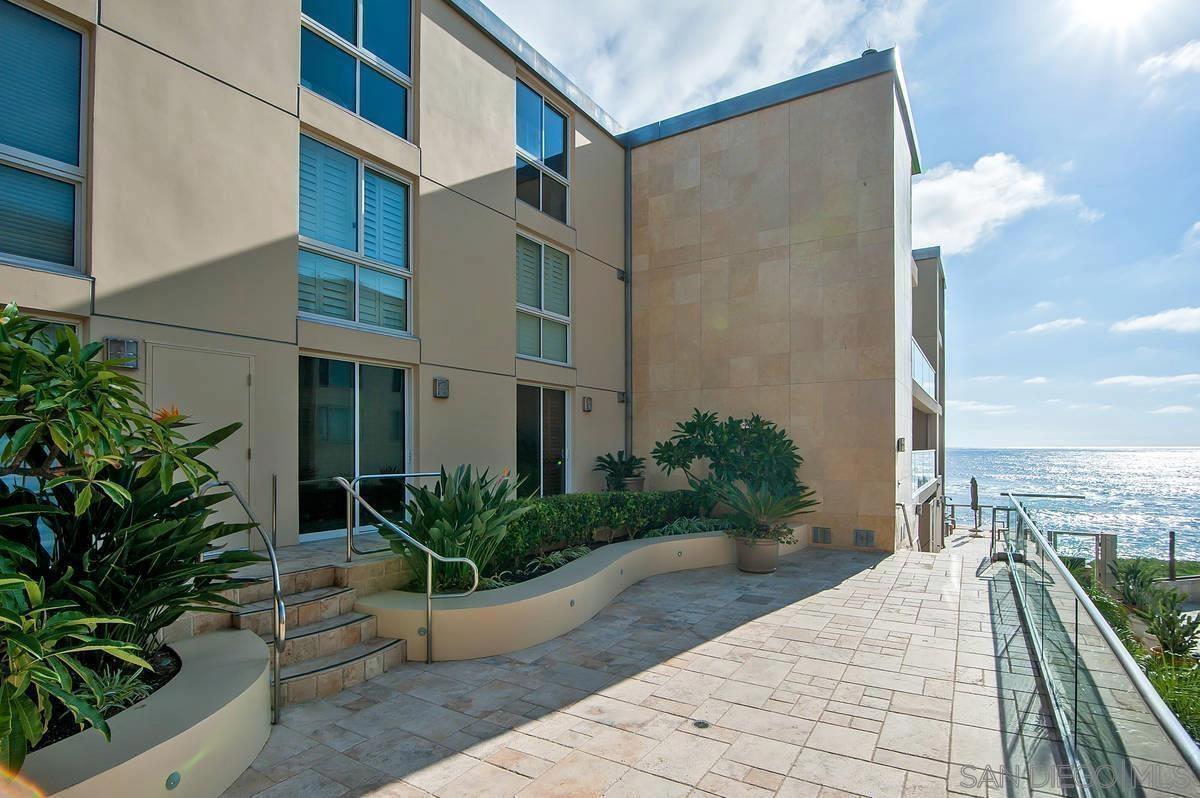 Detail Gallery Image 3 of 38 For 202  Coast Blvd.  #10, La Jolla,  CA 92037 - 2 Beds | 2 Baths