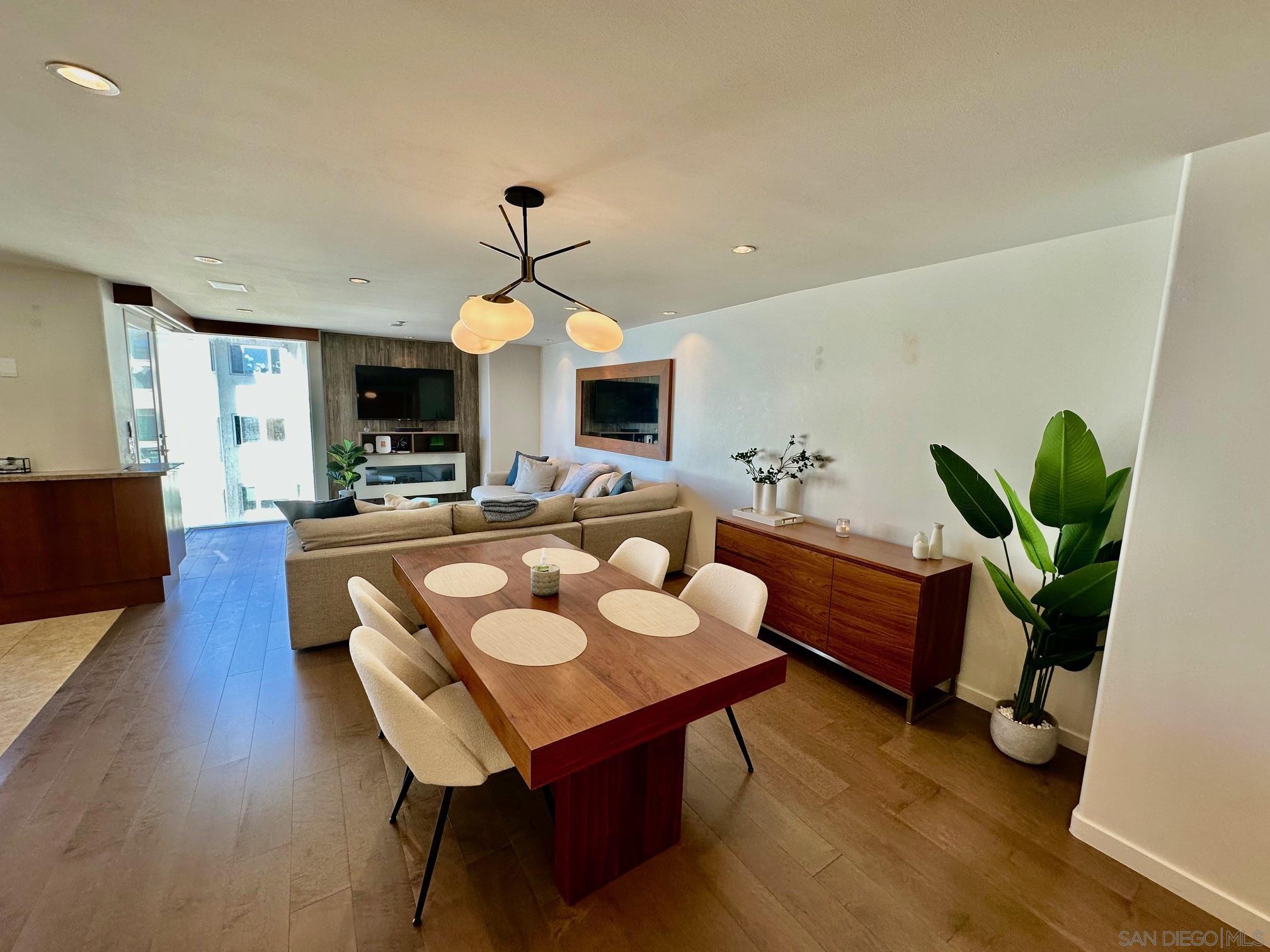 Detail Gallery Image 23 of 38 For 202  Coast Blvd.  #10, La Jolla,  CA 92037 - 2 Beds | 2 Baths