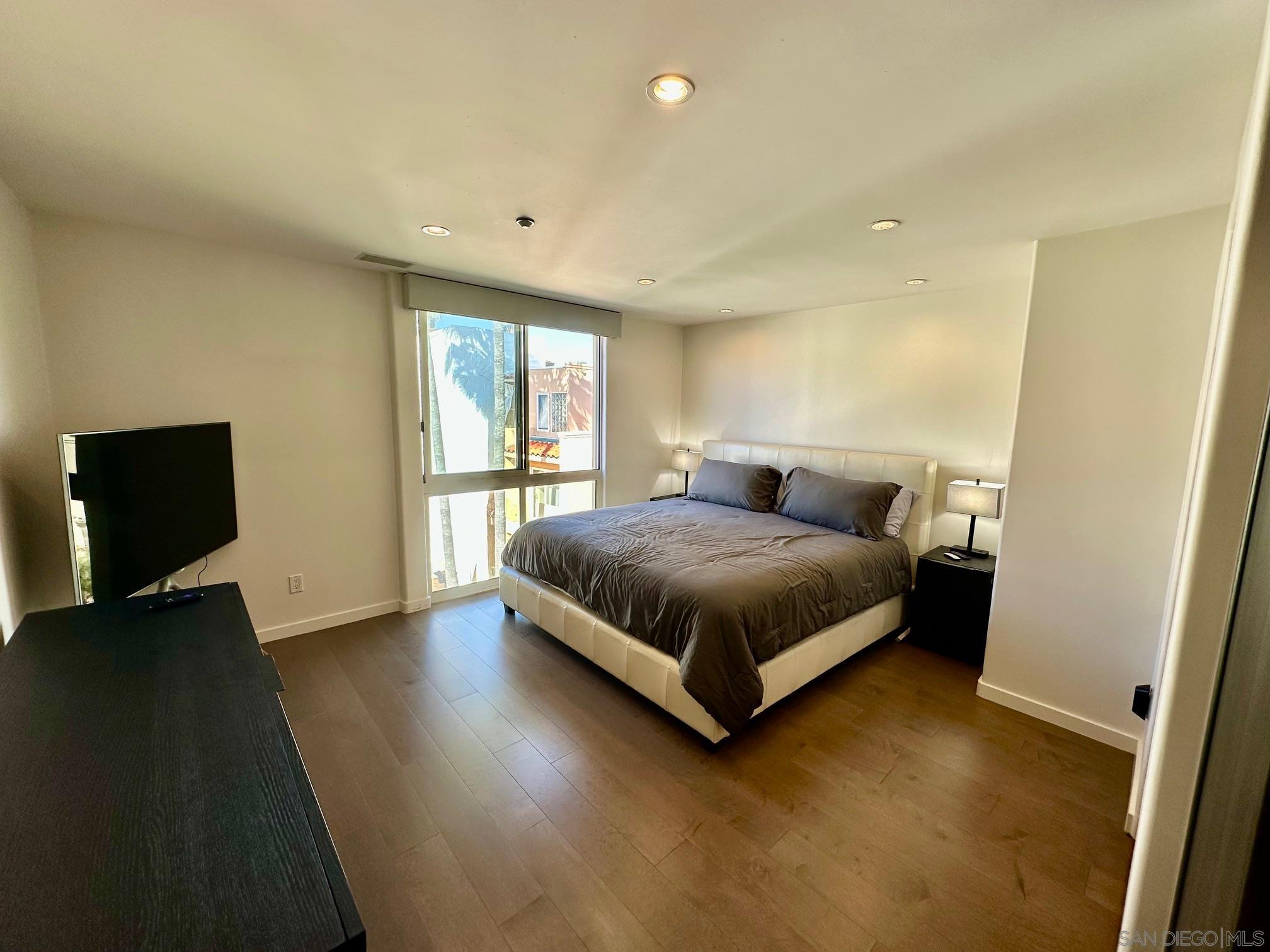 Detail Gallery Image 25 of 38 For 202  Coast Blvd.  #10, La Jolla,  CA 92037 - 2 Beds | 2 Baths