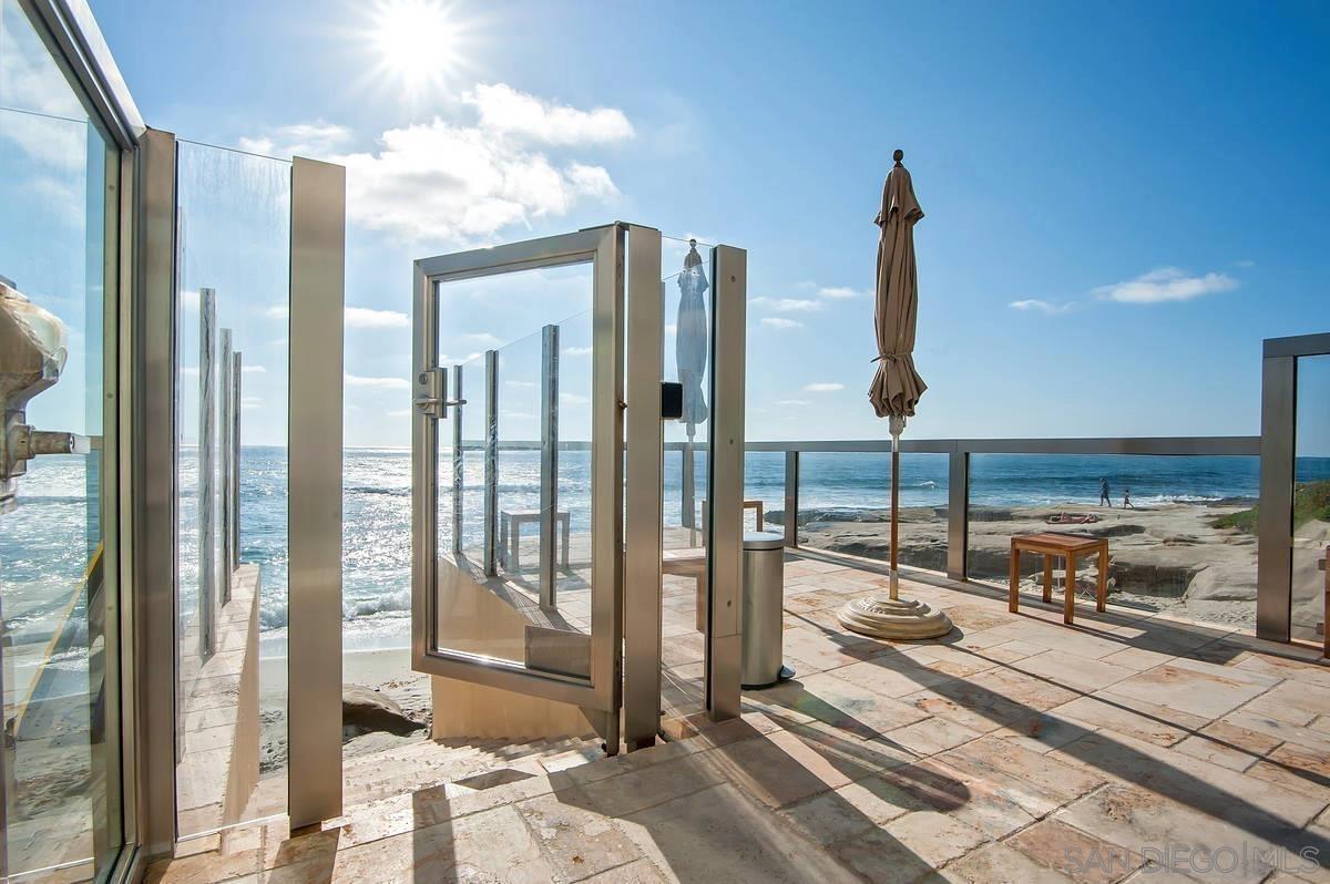 Detail Gallery Image 6 of 38 For 202  Coast Blvd.  #10, La Jolla,  CA 92037 - 2 Beds | 2 Baths