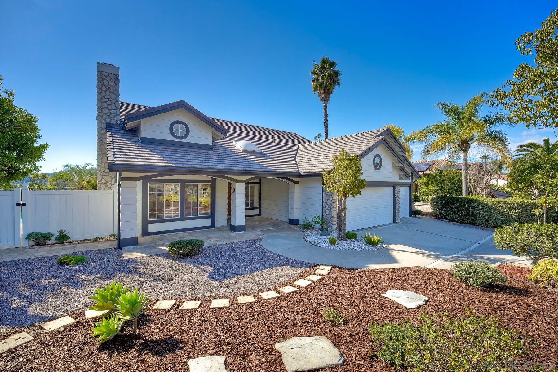 Detail Gallery Image 2 of 48 For 2785  Canyon Oak Pl, Escondido,  CA 92029 - 4 Beds | 2 Baths