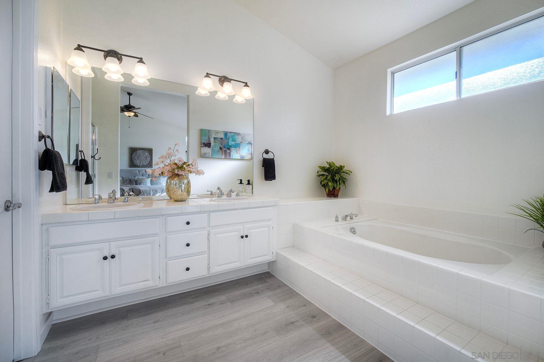 Detail Gallery Image 17 of 48 For 2785  Canyon Oak Pl, Escondido,  CA 92029 - 4 Beds | 2 Baths