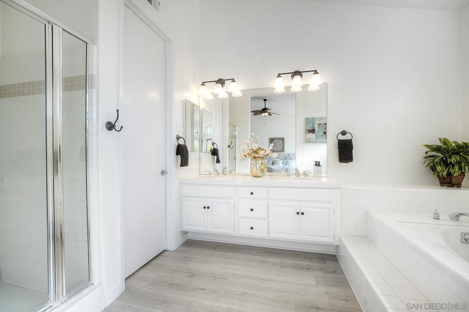 Detail Gallery Image 18 of 48 For 2785  Canyon Oak Pl, Escondido,  CA 92029 - 4 Beds | 2 Baths