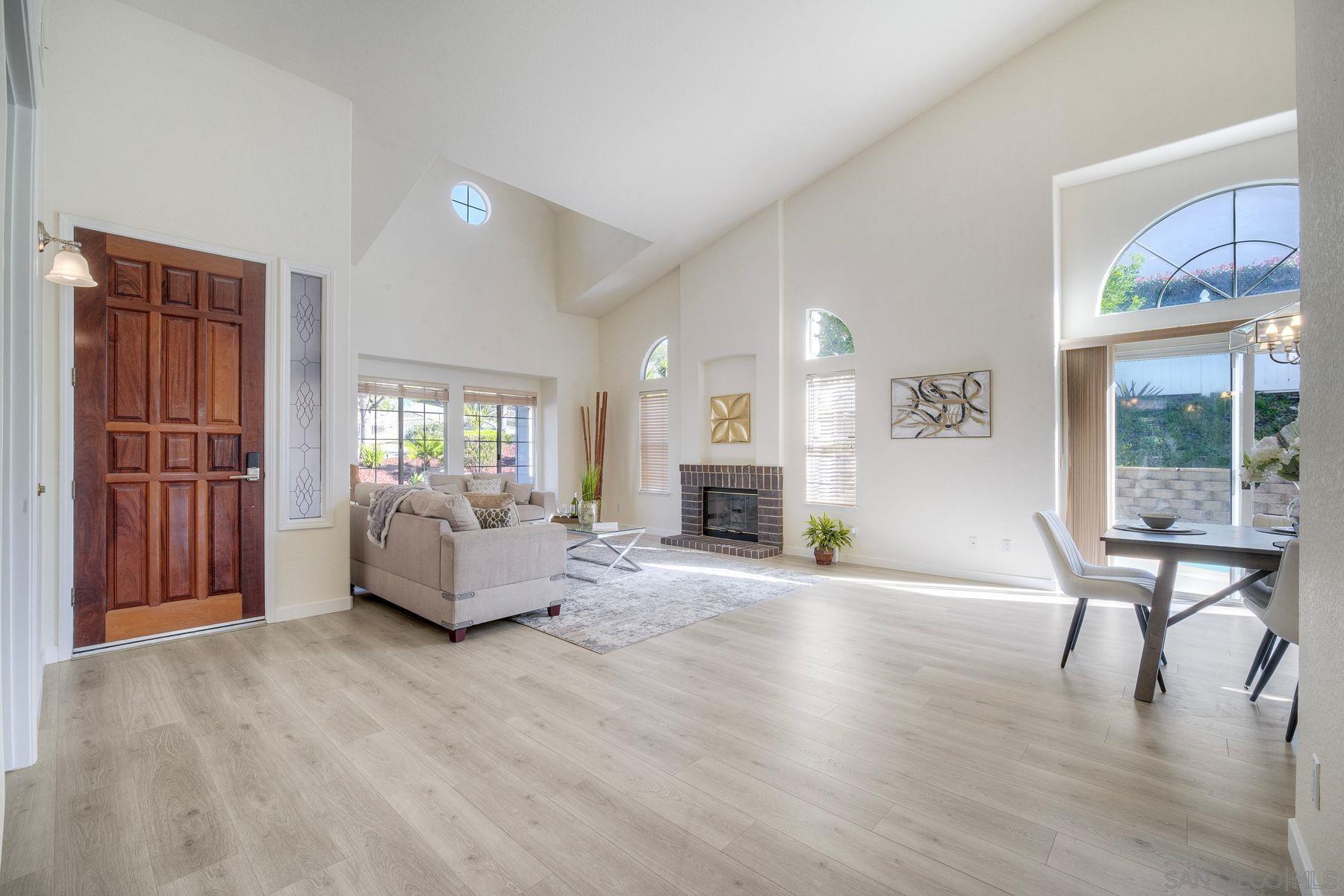 Detail Gallery Image 5 of 48 For 2785  Canyon Oak Pl, Escondido,  CA 92029 - 4 Beds | 2 Baths