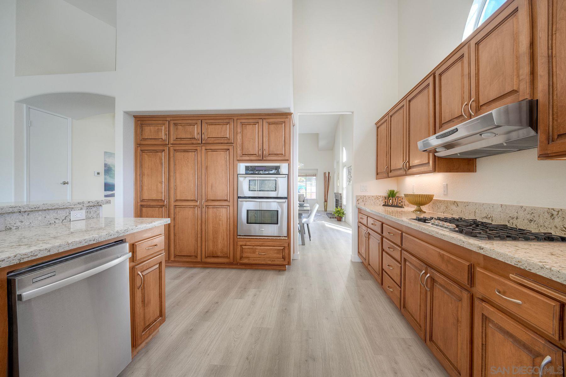 Detail Gallery Image 9 of 48 For 2785  Canyon Oak Pl, Escondido,  CA 92029 - 4 Beds | 2 Baths