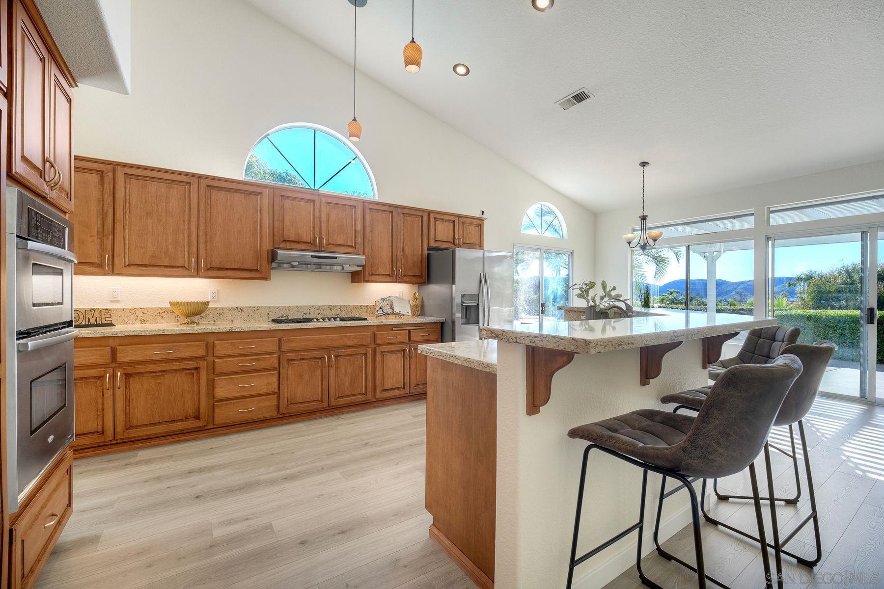 Detail Gallery Image 10 of 48 For 2785  Canyon Oak Pl, Escondido,  CA 92029 - 4 Beds | 2 Baths