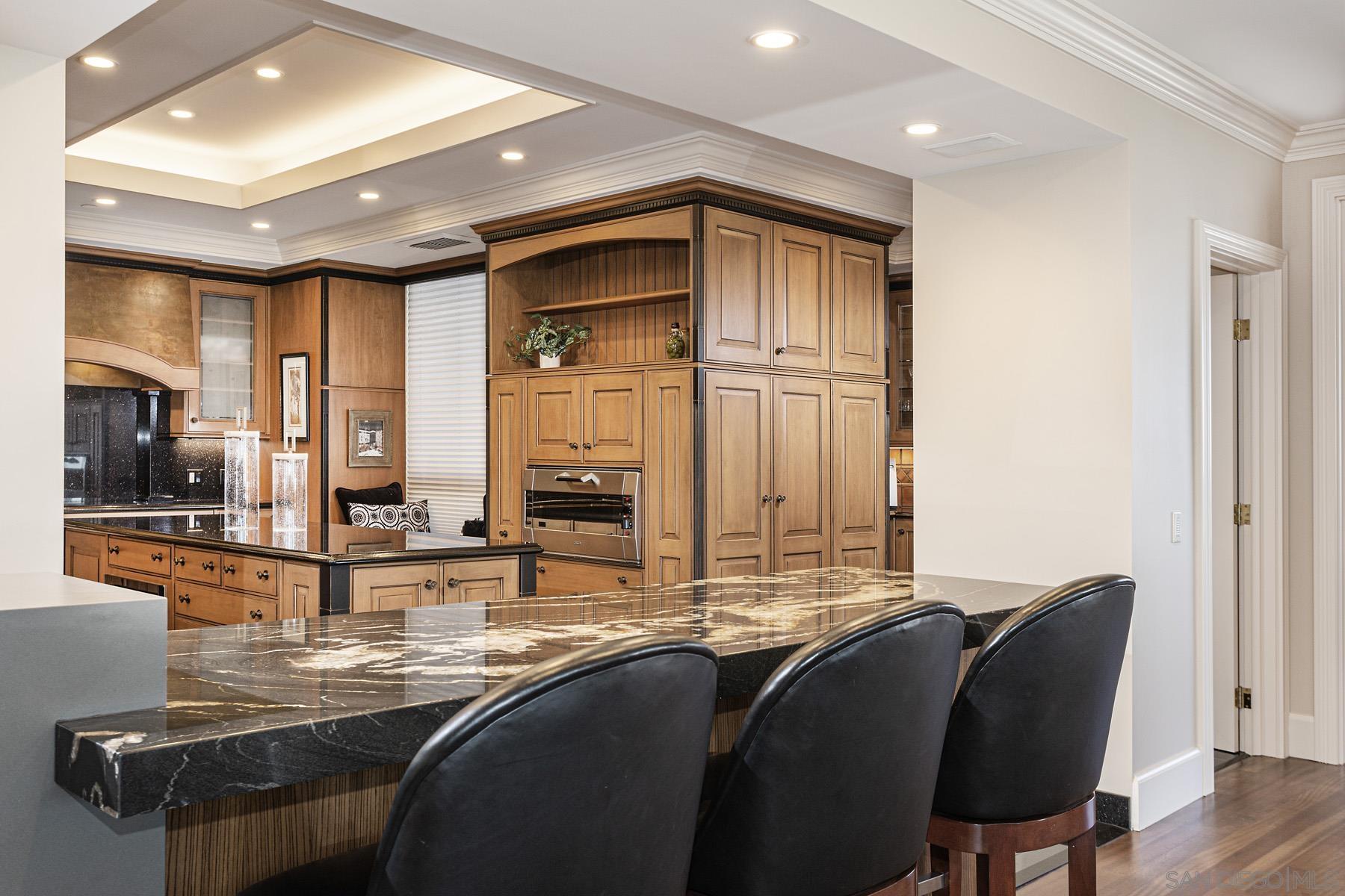 Detail Gallery Image 15 of 64 For 700  Front St  #801/807,  San Diego,  CA 92101 - 4 Beds | 2/1 Baths