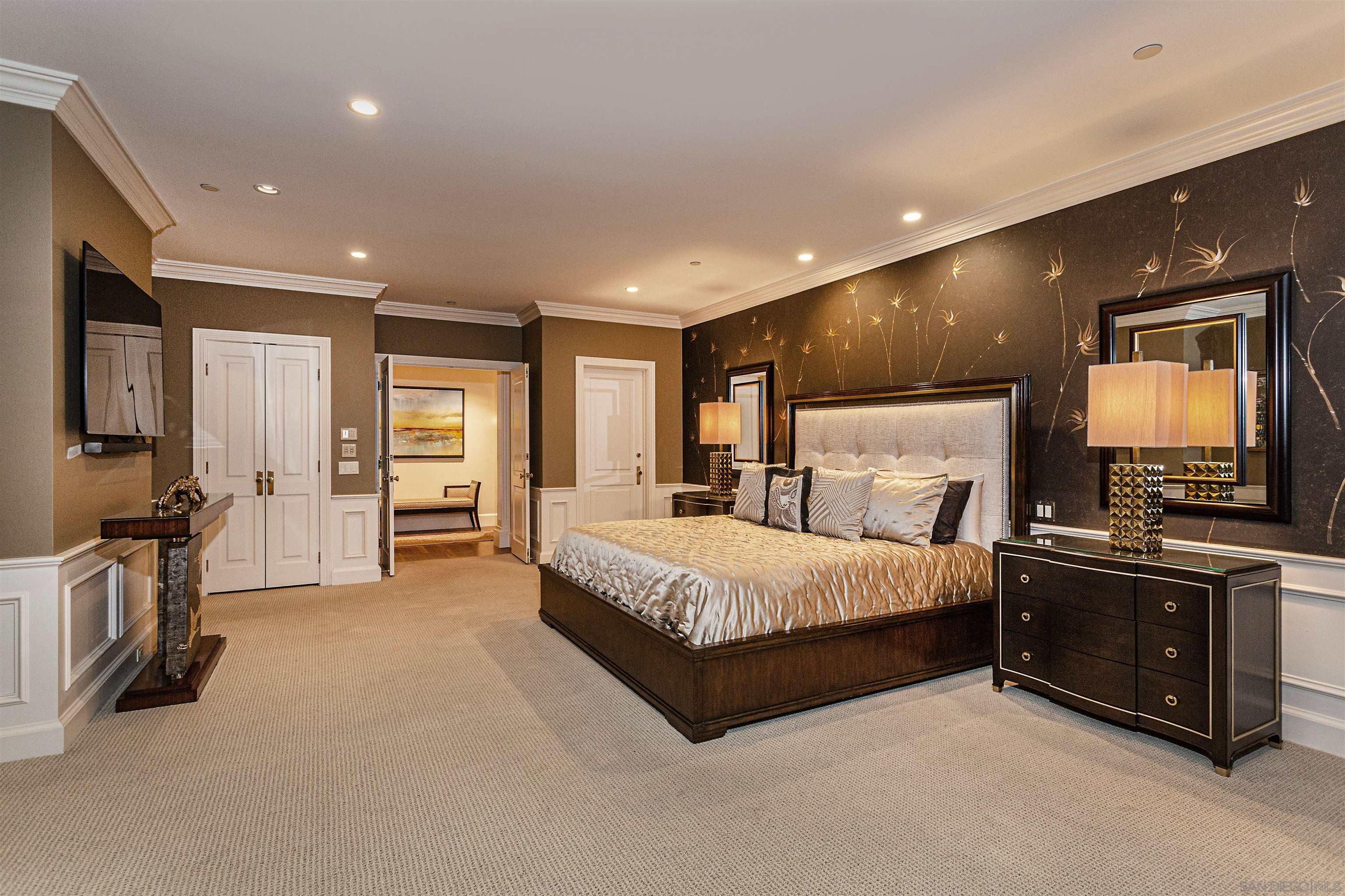 Detail Gallery Image 24 of 64 For 700  Front St  #801/807,  San Diego,  CA 92101 - 4 Beds | 2/1 Baths