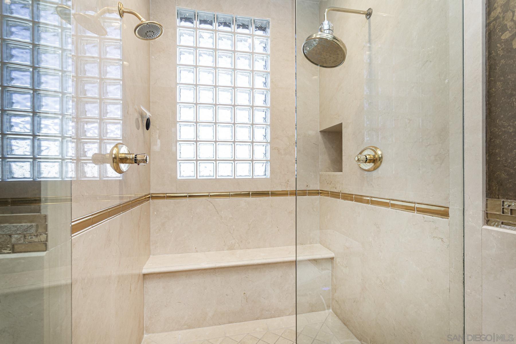 Detail Gallery Image 30 of 64 For 700  Front St  #801/807,  San Diego,  CA 92101 - 4 Beds | 2/1 Baths