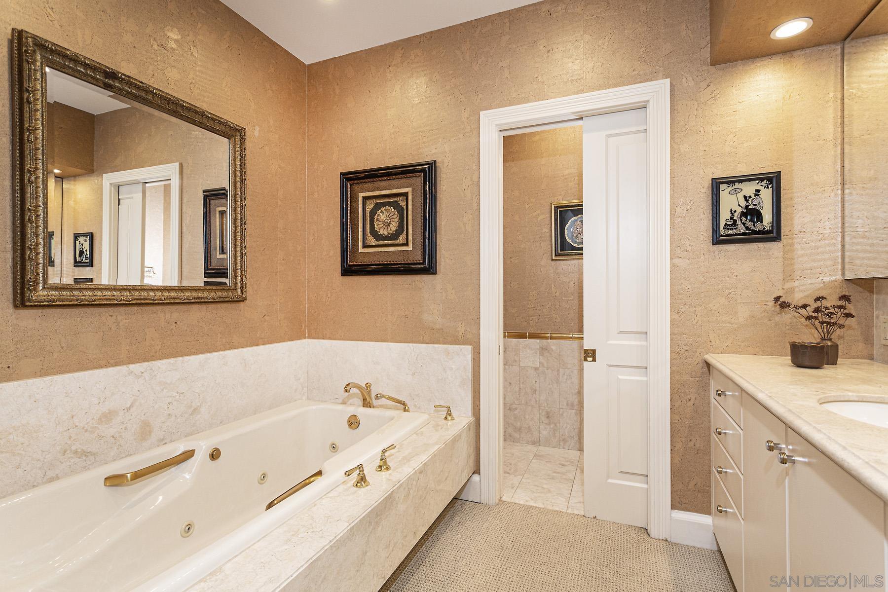 Detail Gallery Image 41 of 64 For 700  Front St  #801/807,  San Diego,  CA 92101 - 4 Beds | 2/1 Baths