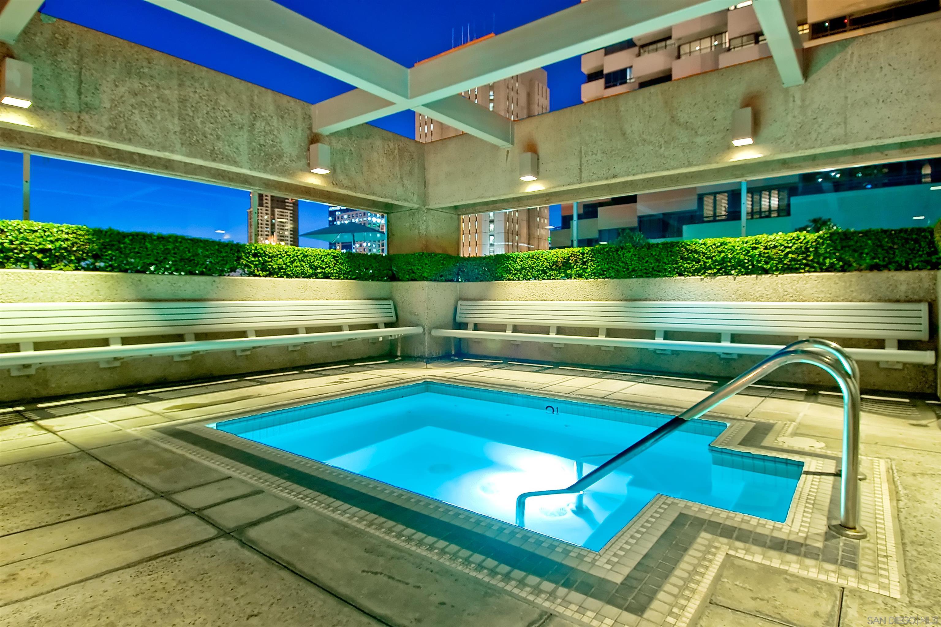 Detail Gallery Image 53 of 64 For 700  Front St  #801/807,  San Diego,  CA 92101 - 4 Beds | 2/1 Baths