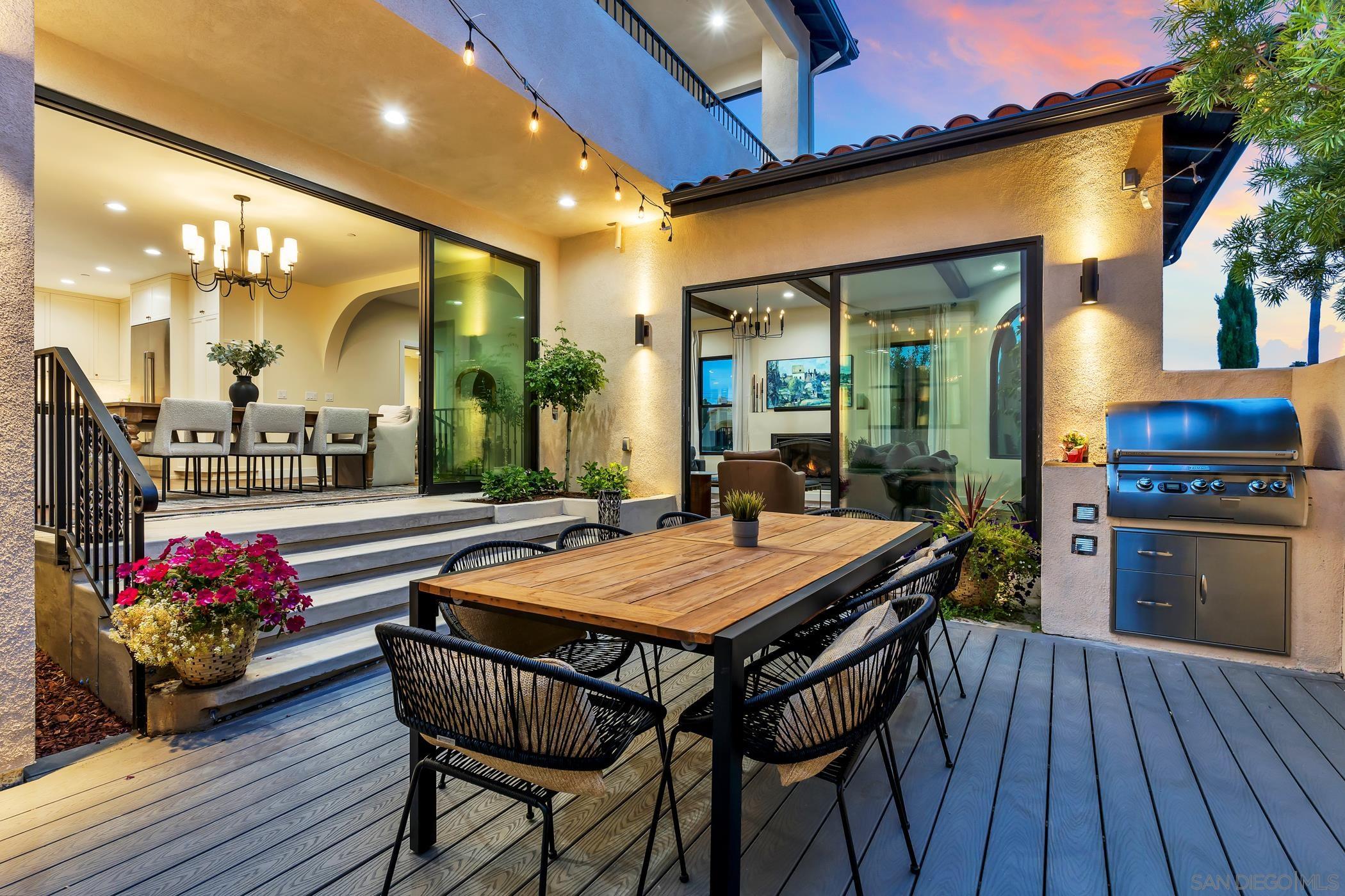 Detail Gallery Image 2 of 57 For 3345  Elliott St, San Diego,  CA 92106 - 4 Beds | 4 Baths