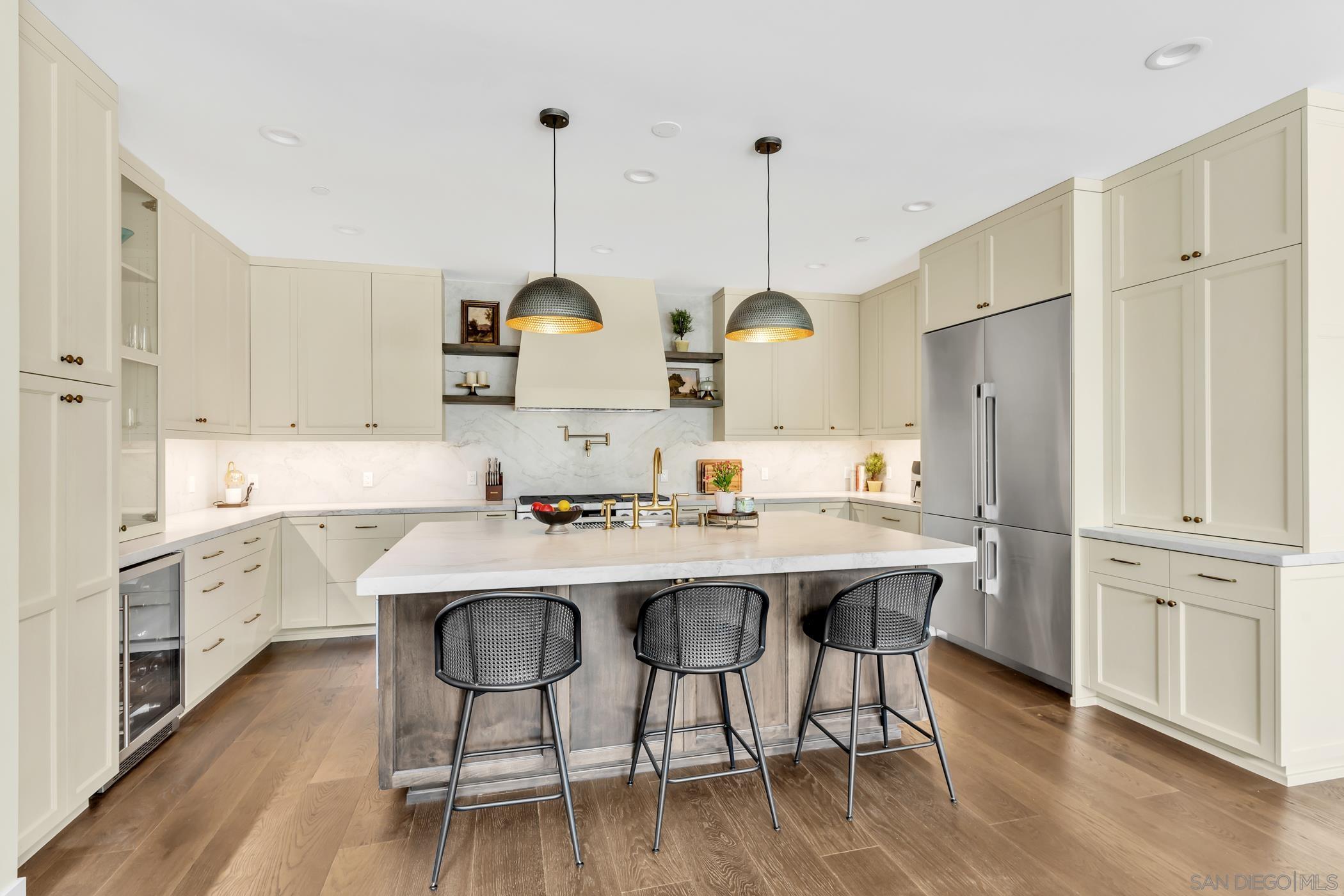 Detail Gallery Image 13 of 57 For 3345  Elliott St, San Diego,  CA 92106 - 4 Beds | 4 Baths