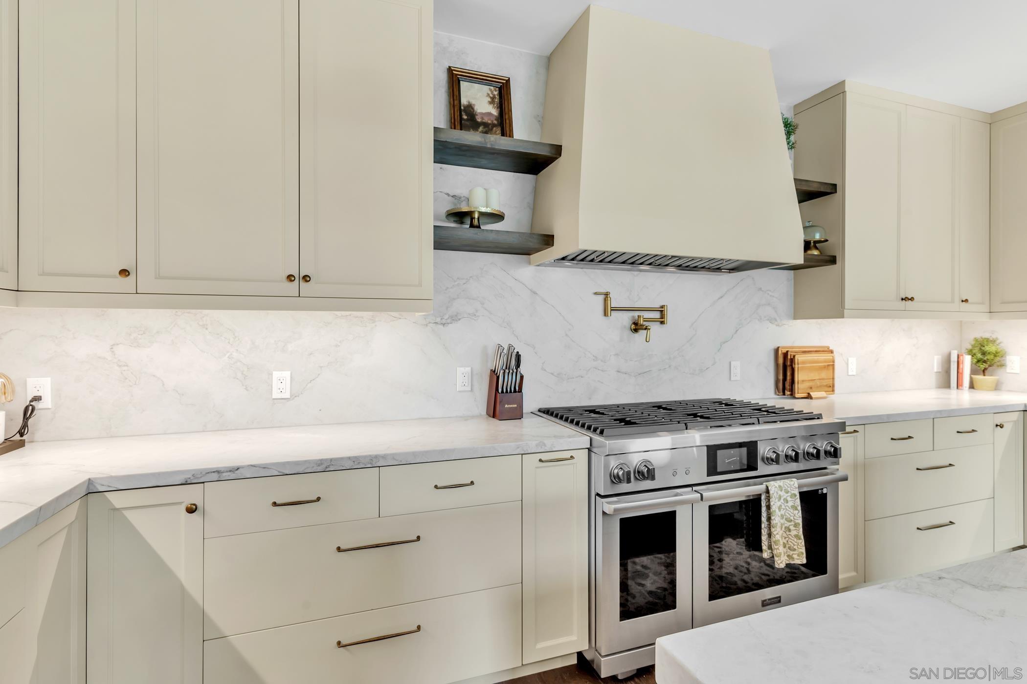 Detail Gallery Image 18 of 57 For 3345  Elliott St, San Diego,  CA 92106 - 4 Beds | 4 Baths