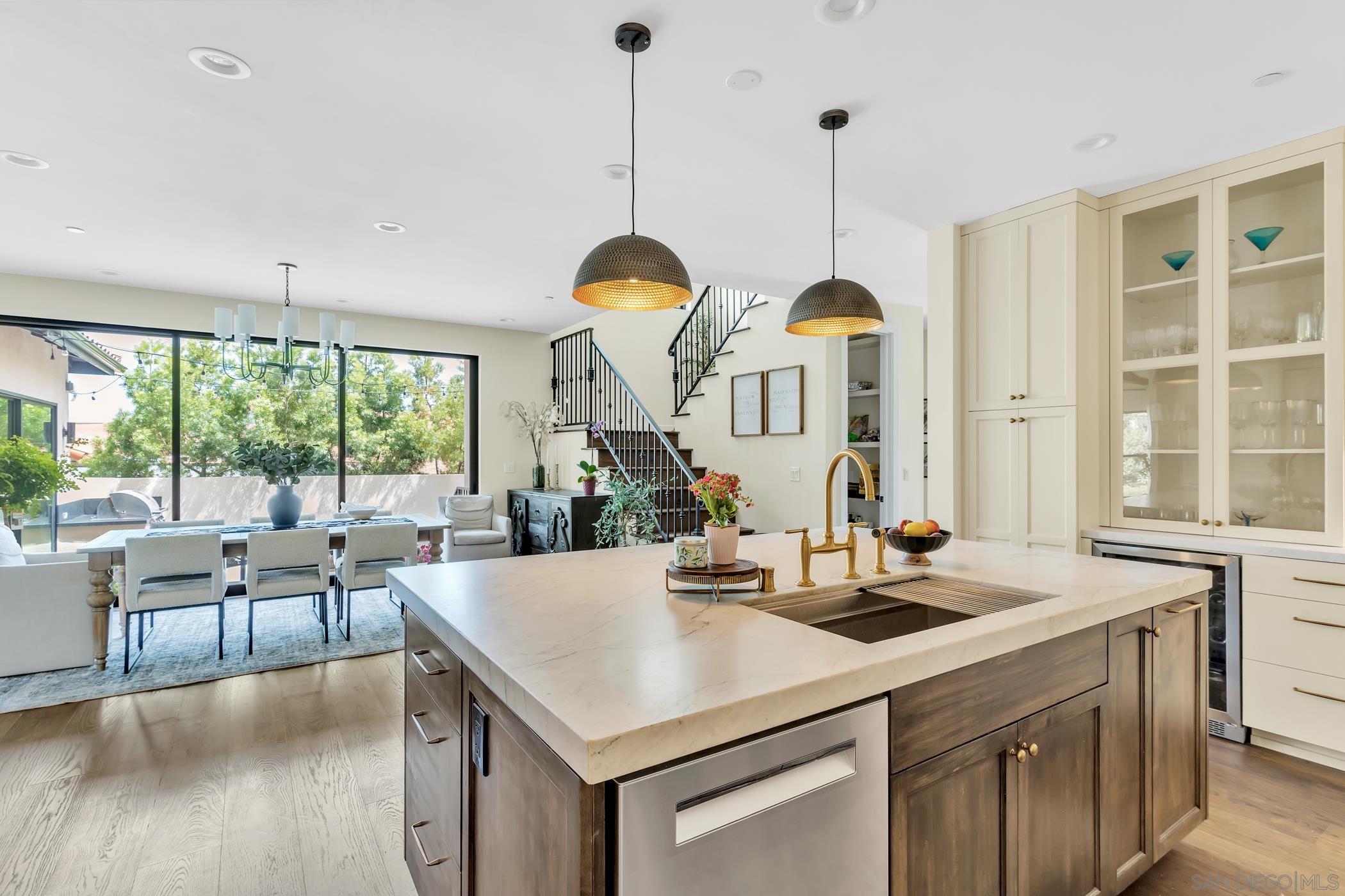 Detail Gallery Image 21 of 57 For 3345  Elliott St, San Diego,  CA 92106 - 4 Beds | 4 Baths