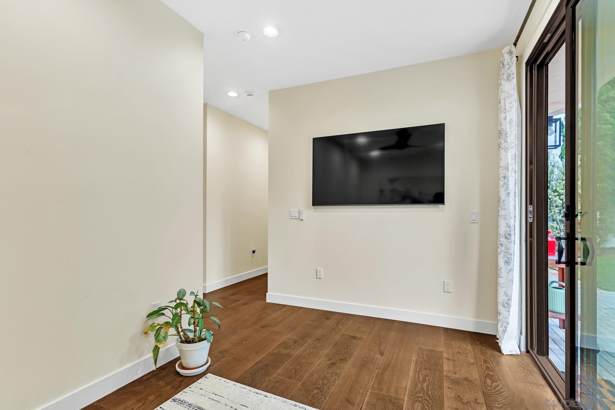 Detail Gallery Image 26 of 57 For 3345  Elliott St, San Diego,  CA 92106 - 4 Beds | 4 Baths