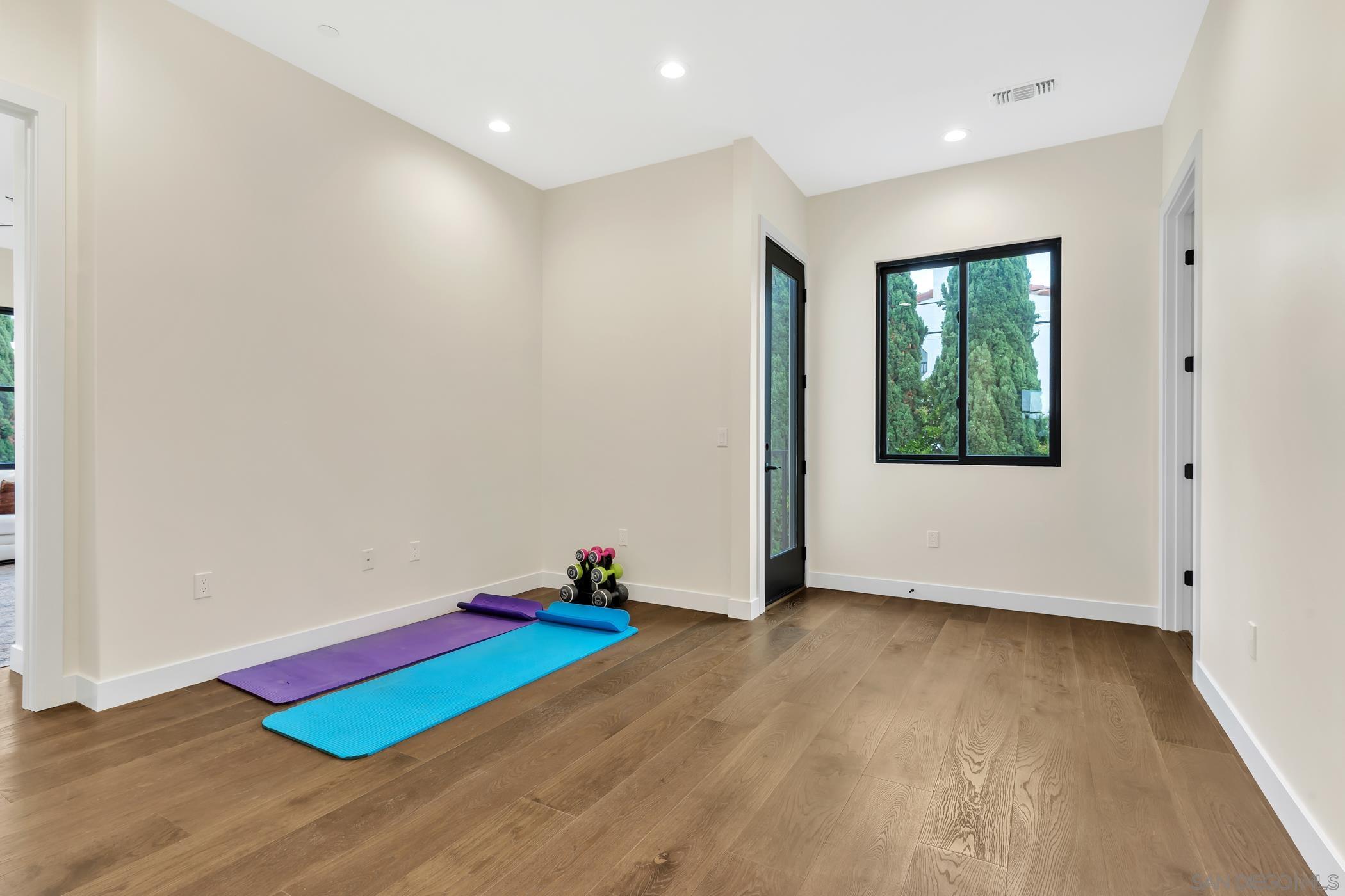 Detail Gallery Image 32 of 57 For 3345  Elliott St, San Diego,  CA 92106 - 4 Beds | 4 Baths