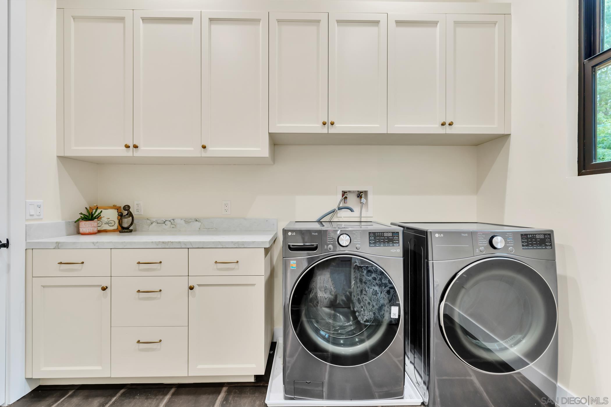 Detail Gallery Image 44 of 57 For 3345  Elliott St, San Diego,  CA 92106 - 4 Beds | 4 Baths