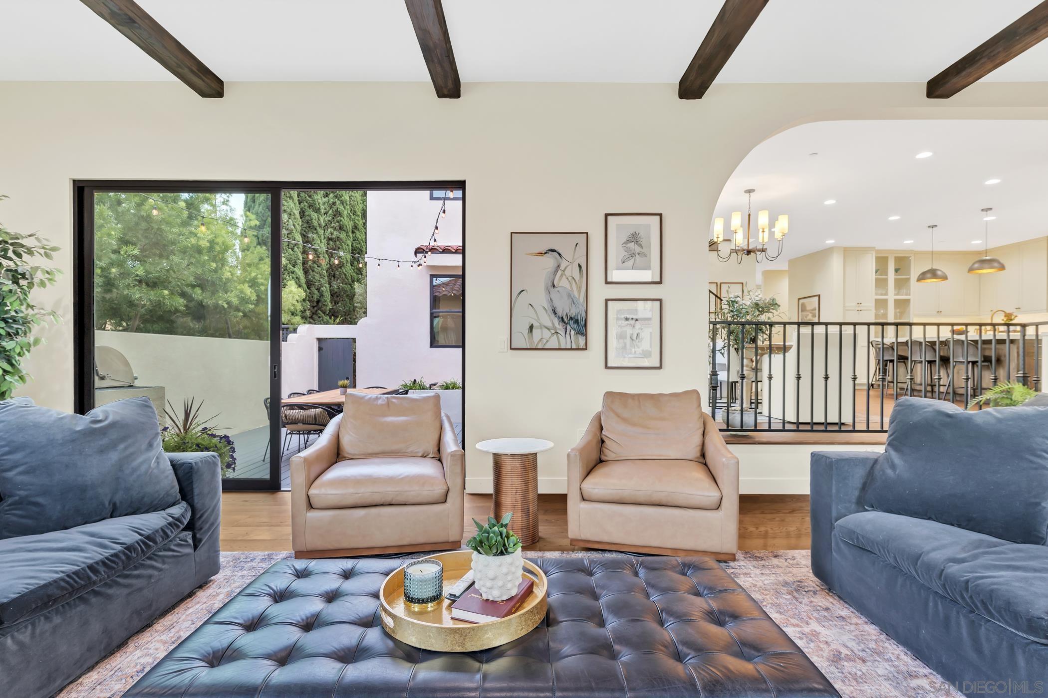 Detail Gallery Image 6 of 57 For 3345  Elliott St, San Diego,  CA 92106 - 4 Beds | 4 Baths