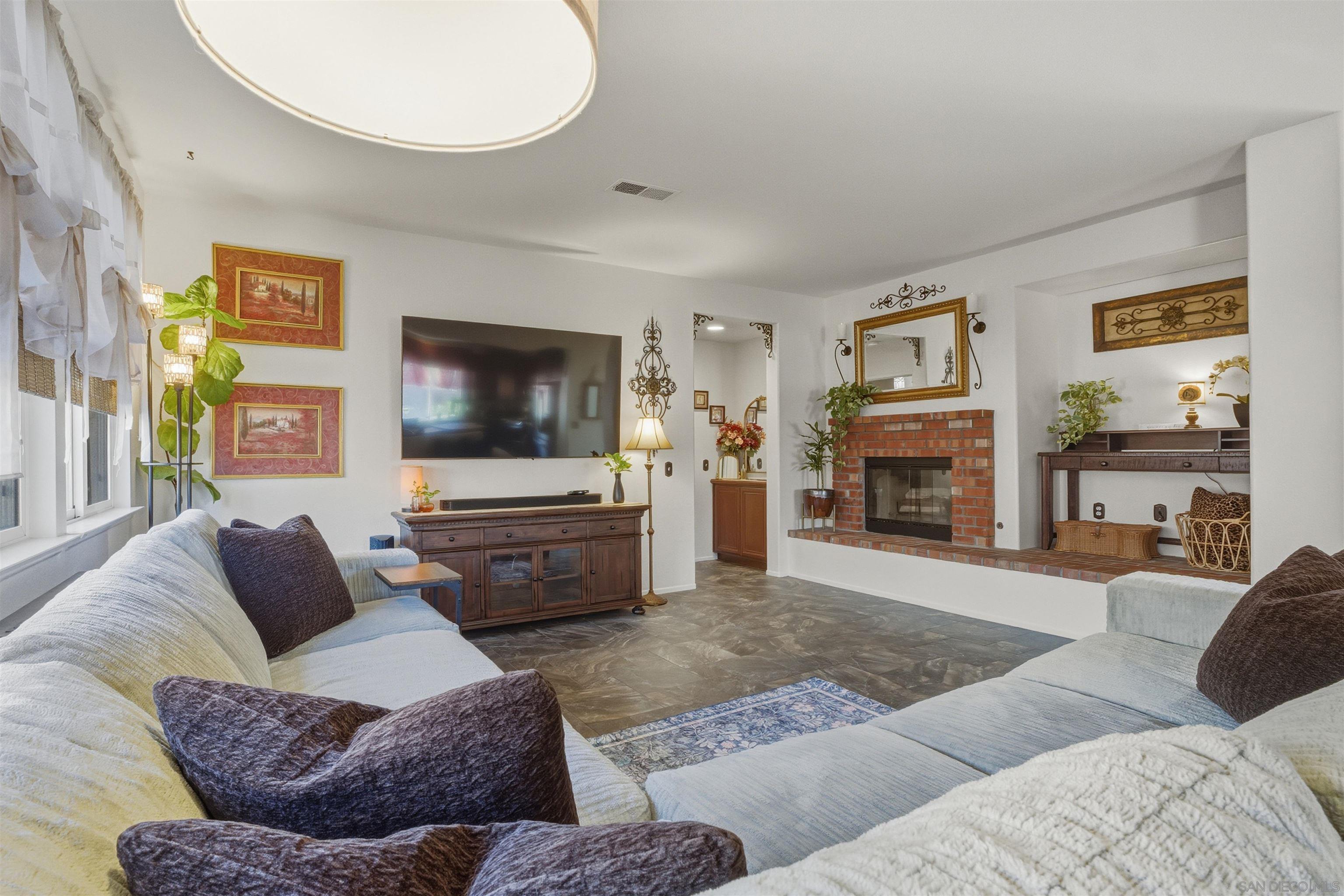 Detail Gallery Image 11 of 45 For 36635  Ponderosa Ct, Murrieta,  CA 92563 - 6 Beds | 3 Baths