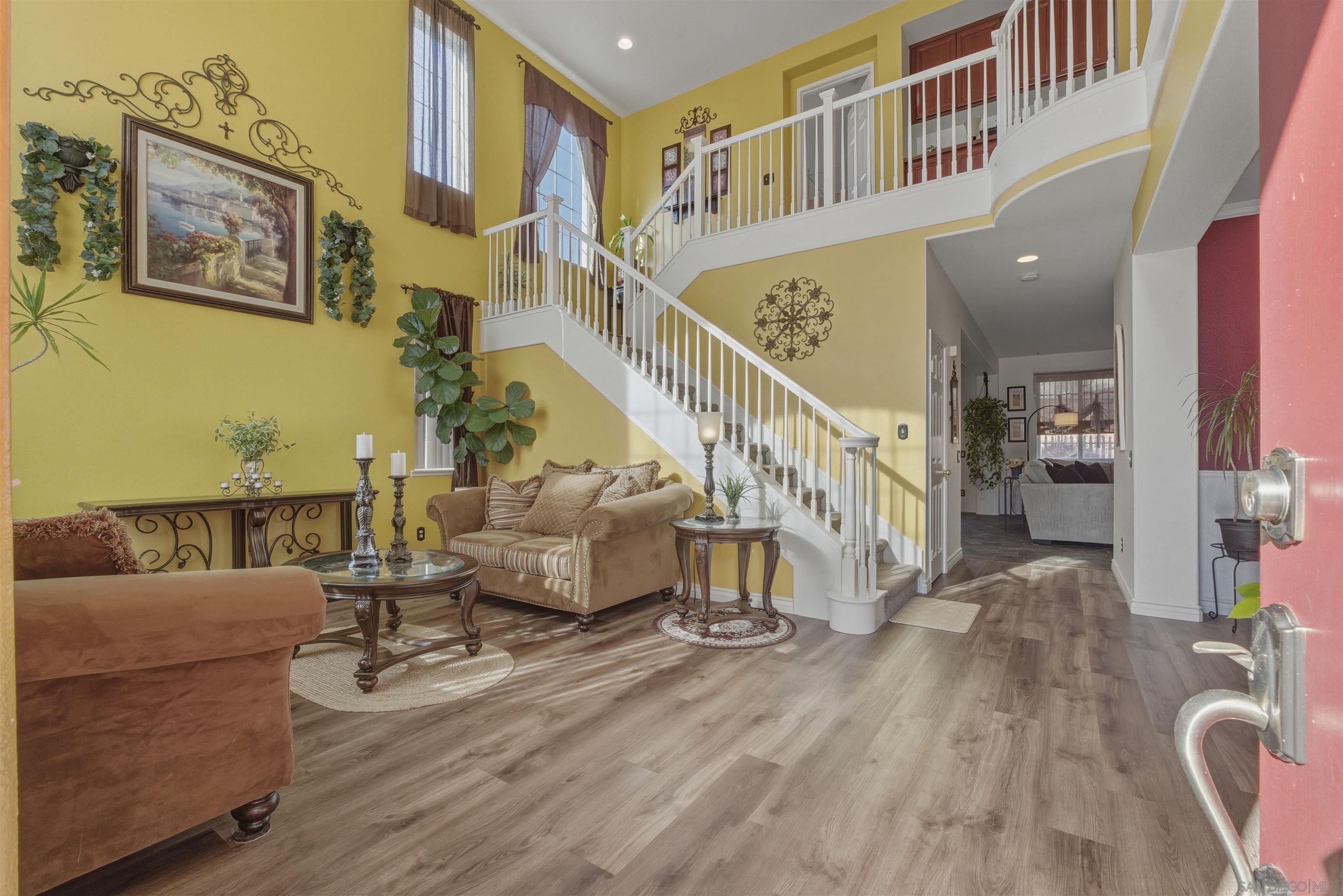 Detail Gallery Image 3 of 45 For 36635  Ponderosa Ct, Murrieta,  CA 92563 - 6 Beds | 3 Baths