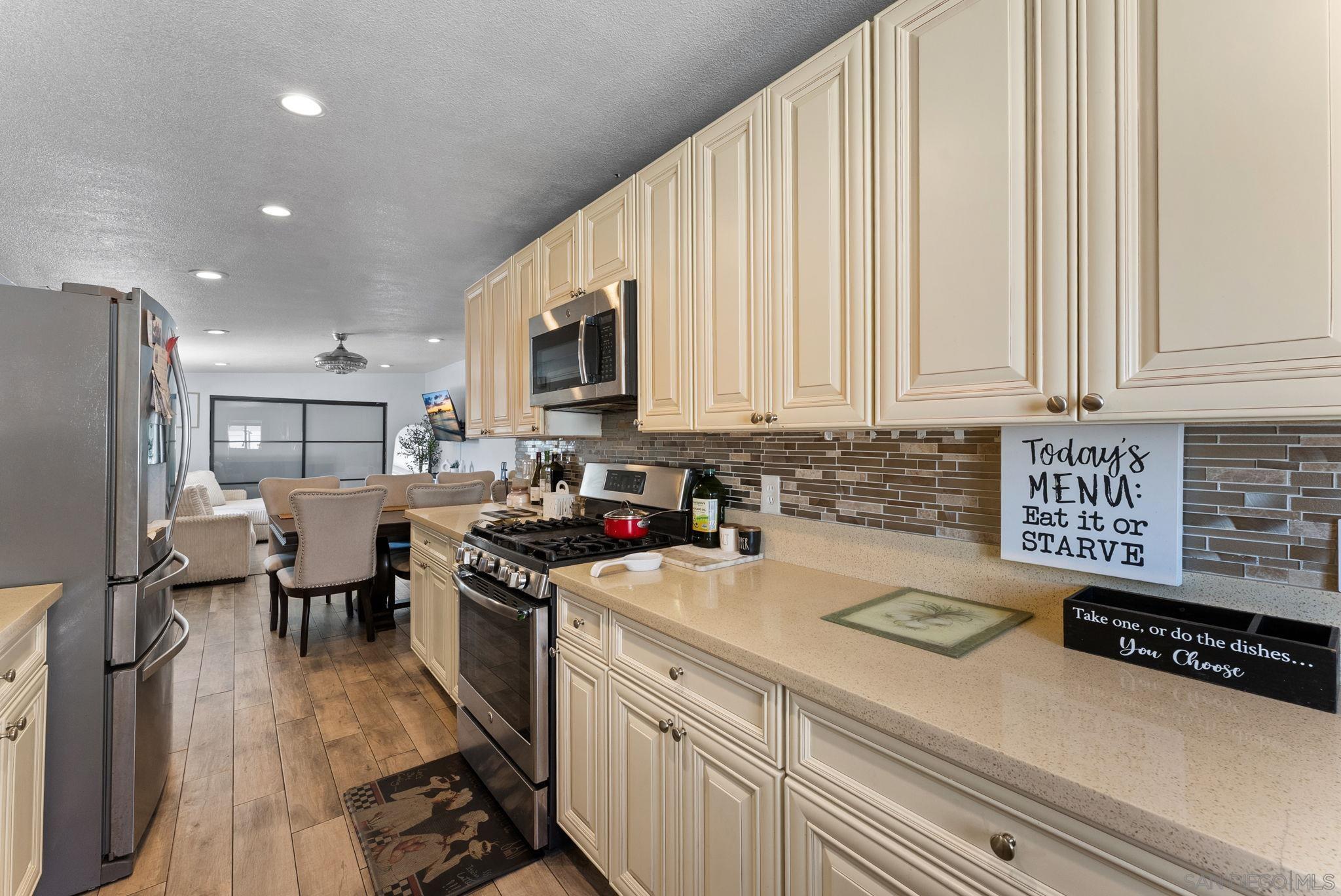 Detail Gallery Image 8 of 34 For 1362  Joliet St, El Cajon,  CA 92019 - 3 Beds | 2 Baths