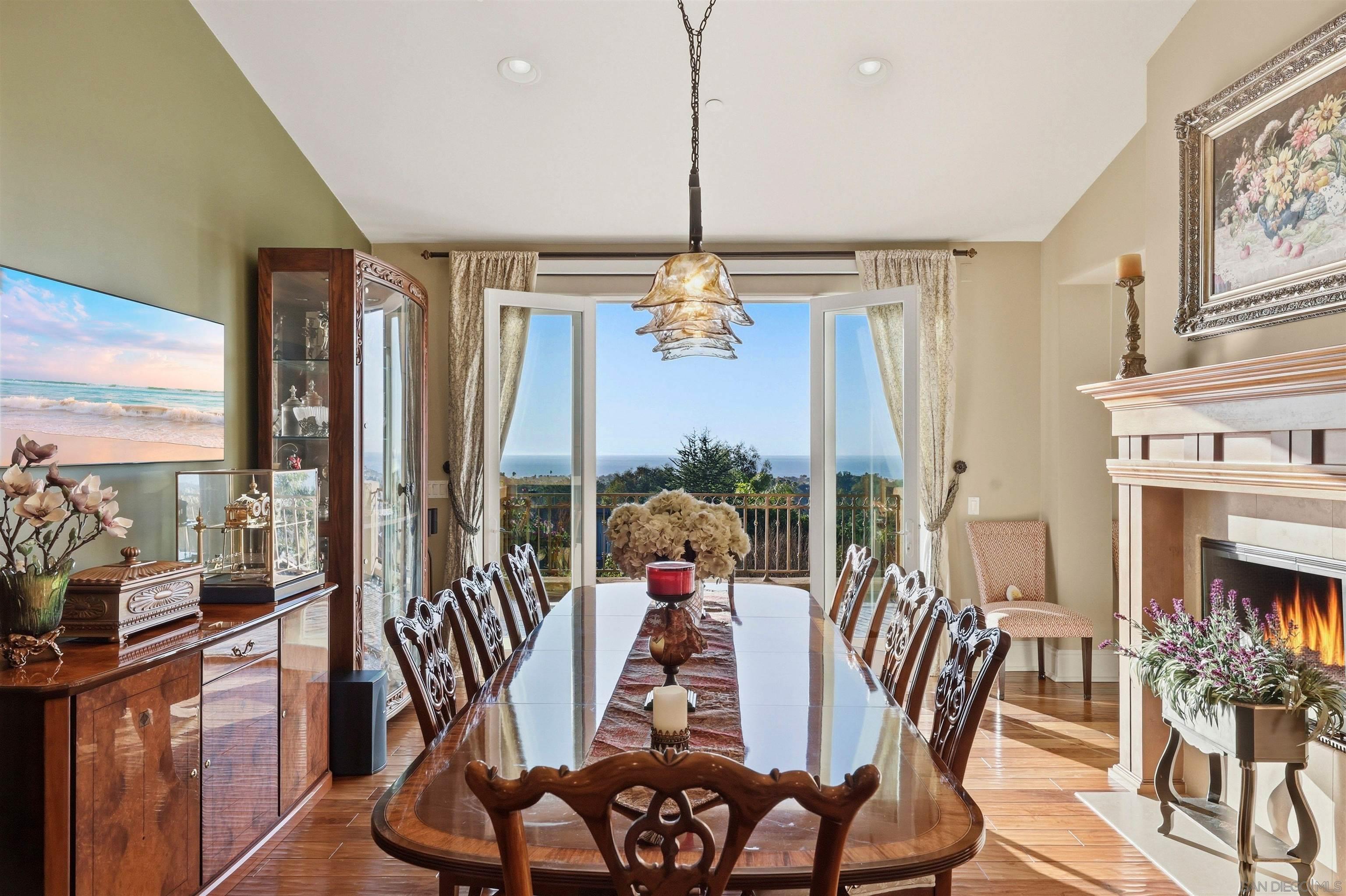 Detail Gallery Image 2 of 54 For 1690  Gascony Rd, Encinitas,  CA 92024 - 6 Beds | 4/1 Baths