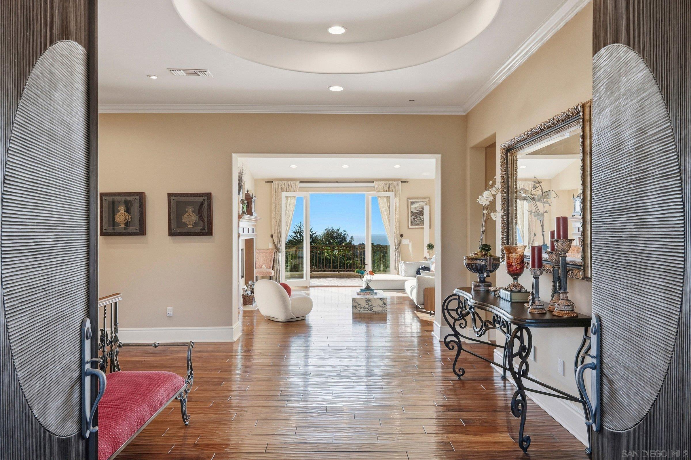 Detail Gallery Image 11 of 54 For 1690  Gascony Rd, Encinitas,  CA 92024 - 6 Beds | 4/1 Baths